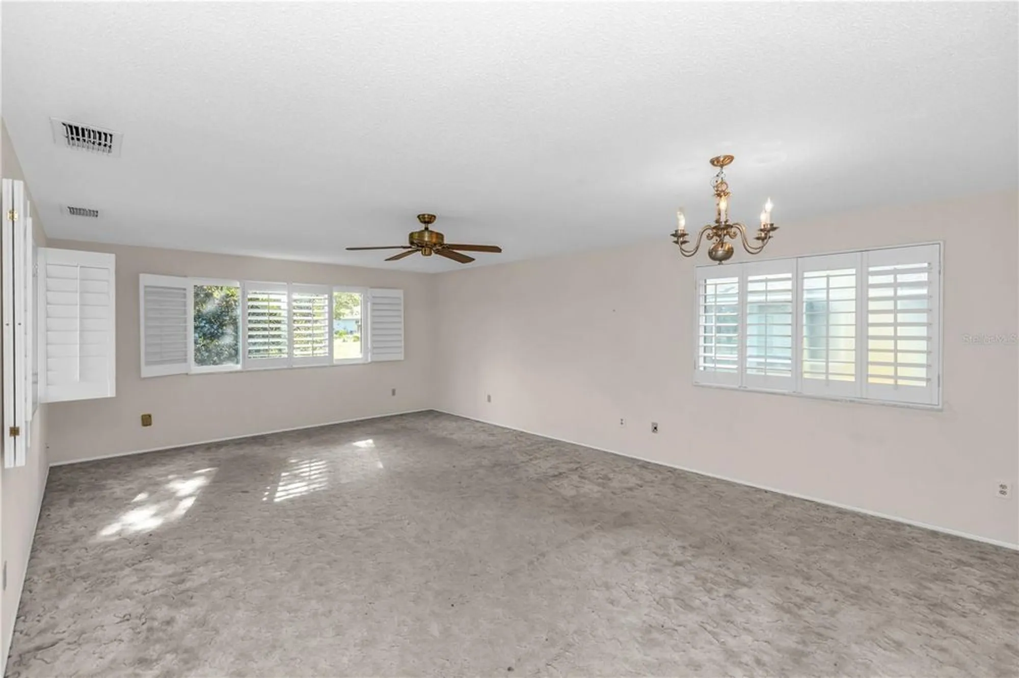 Property Slideshow image 11 of 29 | 55 crooked pine rd, Port Orange, FL, 32128