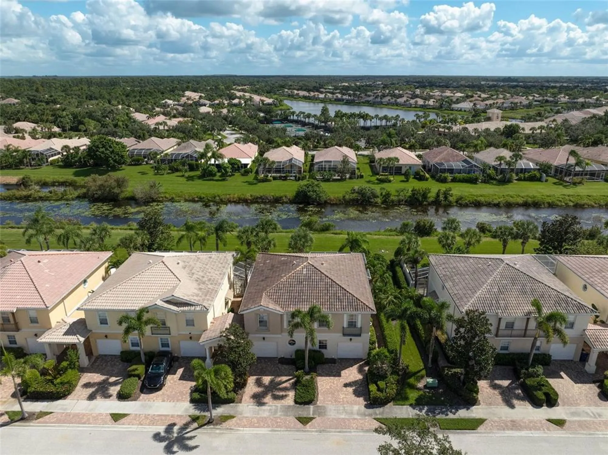 Property Slideshow image 2 of 51 | 1737 burgos dr, Sarasota, FL, 34238