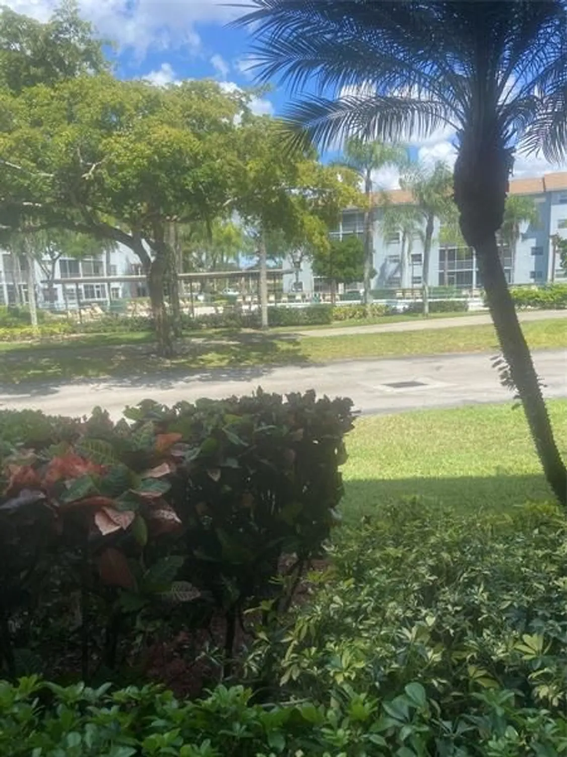 Property Slideshow image 6 of 22 | 800 sw 125th way, Pembroke Pines, FL, 33027