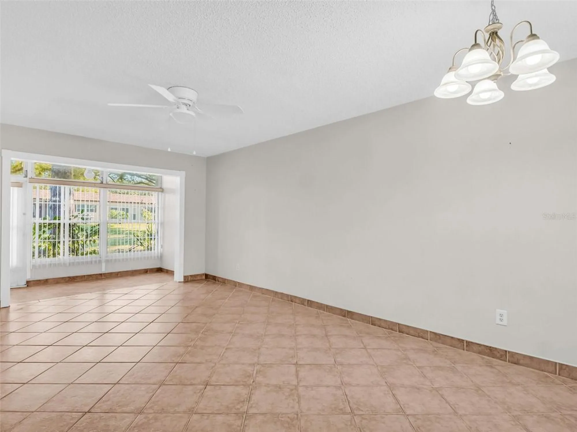 Property Slideshow image 12 of 62 | 3109 mission grove dr d, Palm Harbor, FL, 34684