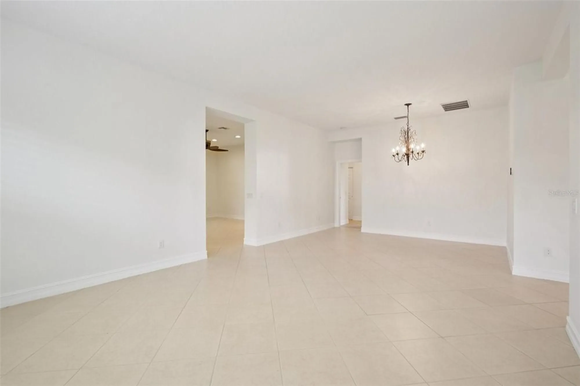 Property Slideshow image 9 of 53 | 5004 sandy brook cir, Wimauma, FL, 33598