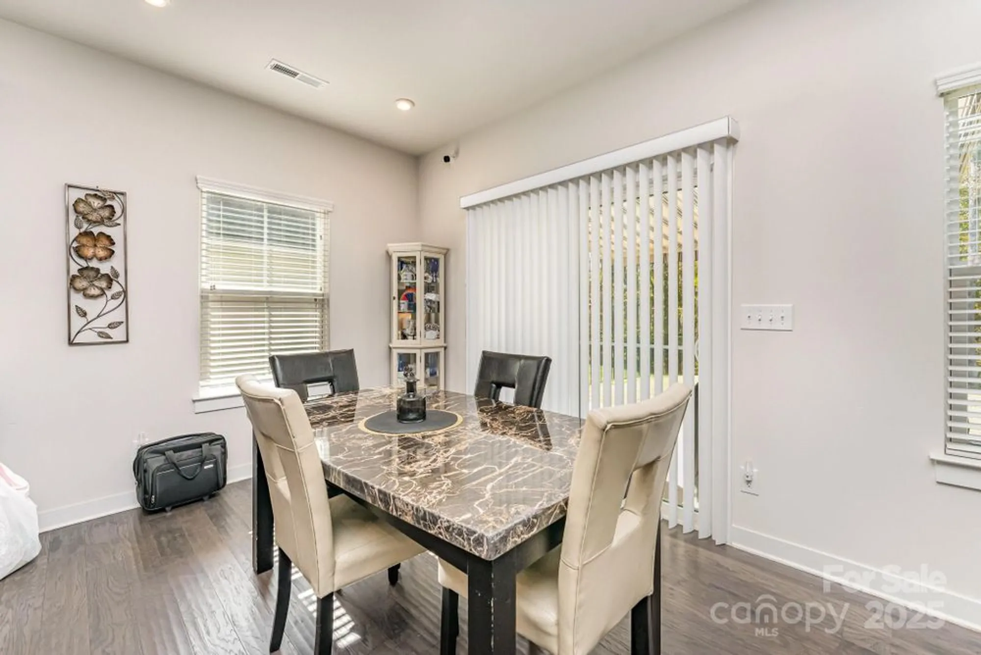 Property Slideshow image 8 of 24 | 10356 black locust ln, Charlotte, NC, 28215