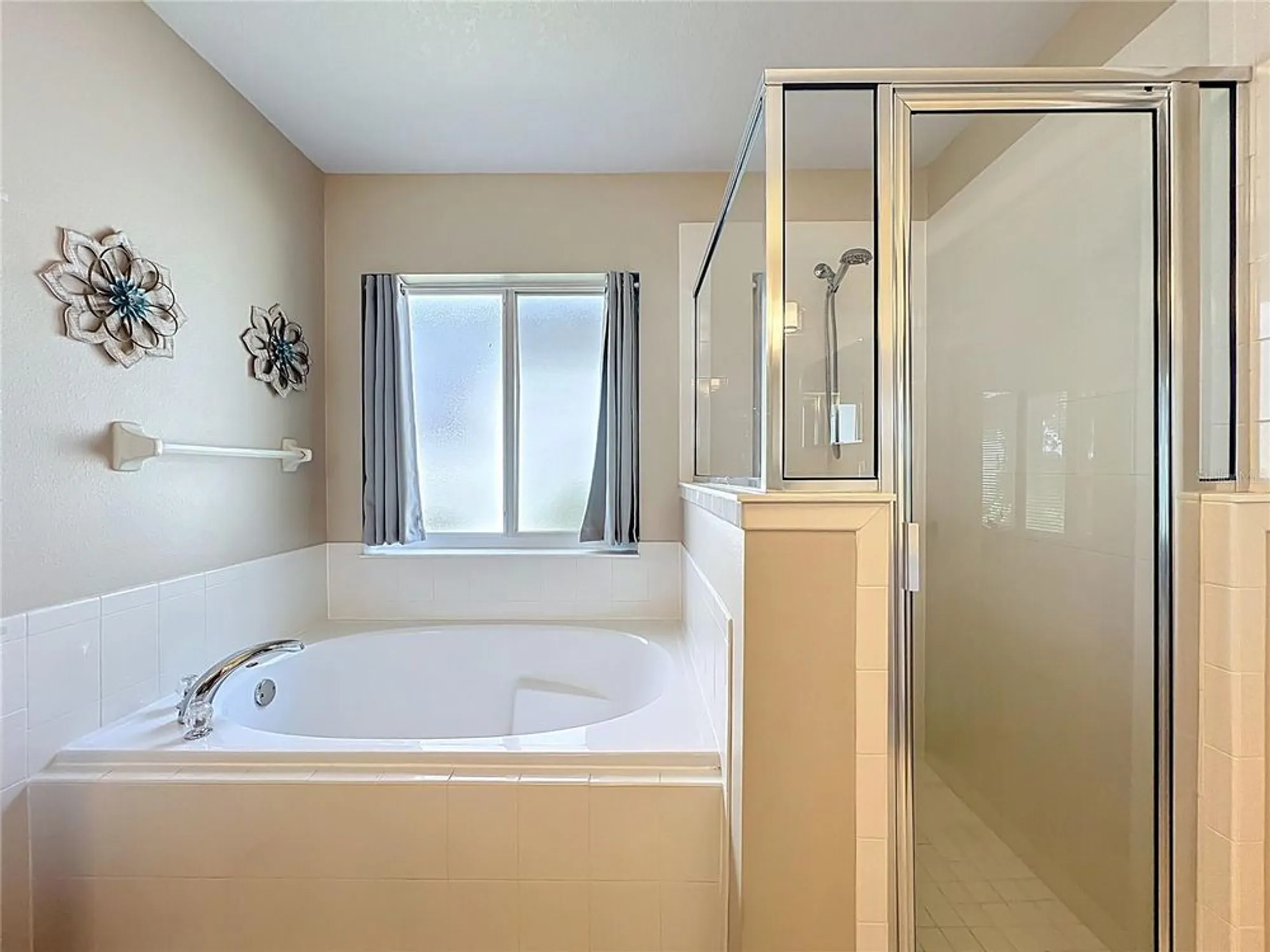 Property Slideshow image 38 of 59 | 5643 bounty cir, Tavares, FL, 32778