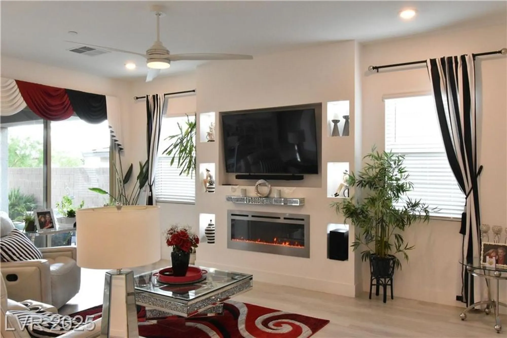 Property Slideshow image 16 of 88 | 12468 primrose grove ln, Las Vegas, NV, 89138