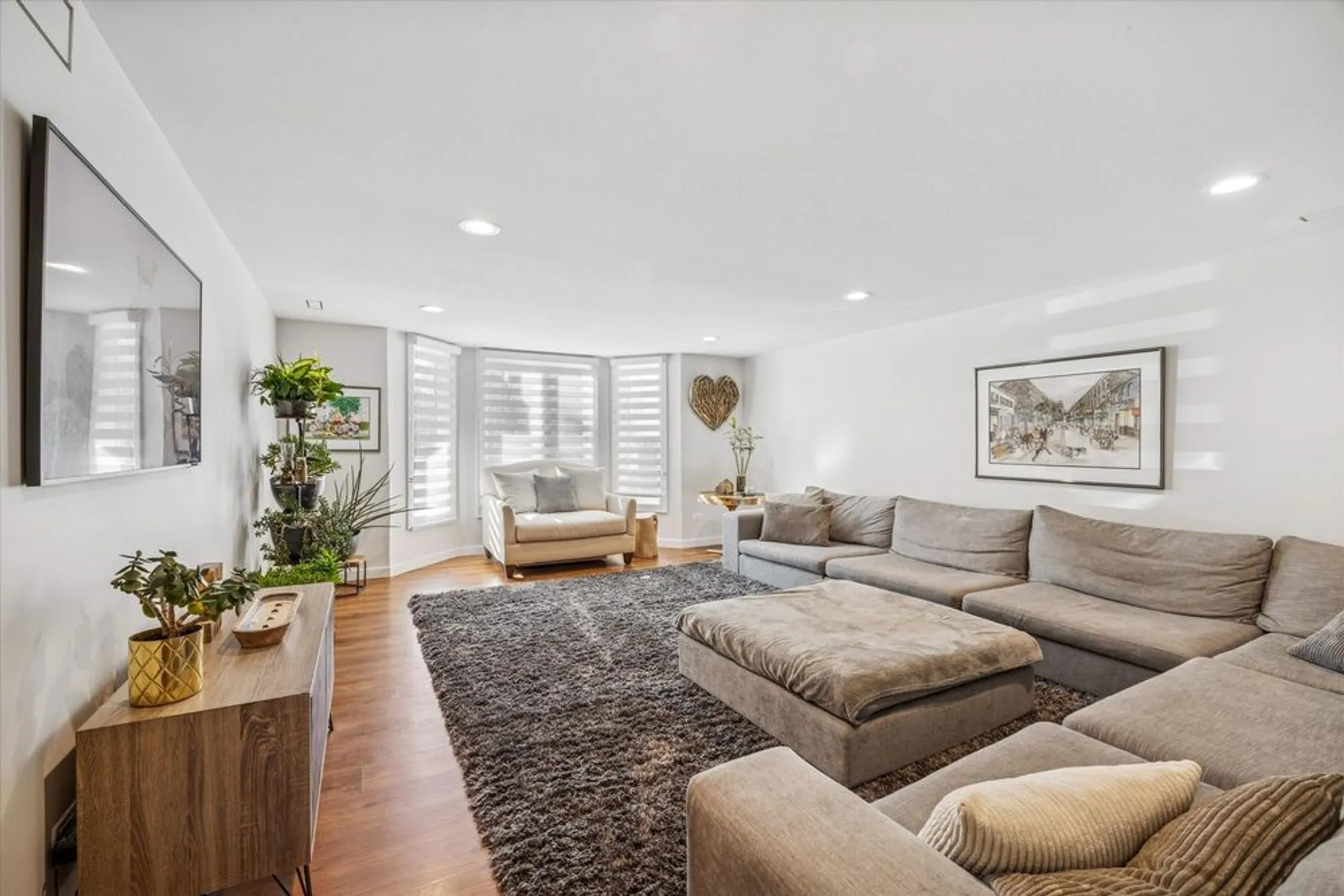 Property Slideshow image 22 of 30 | , Oak Brook, IL, 60523