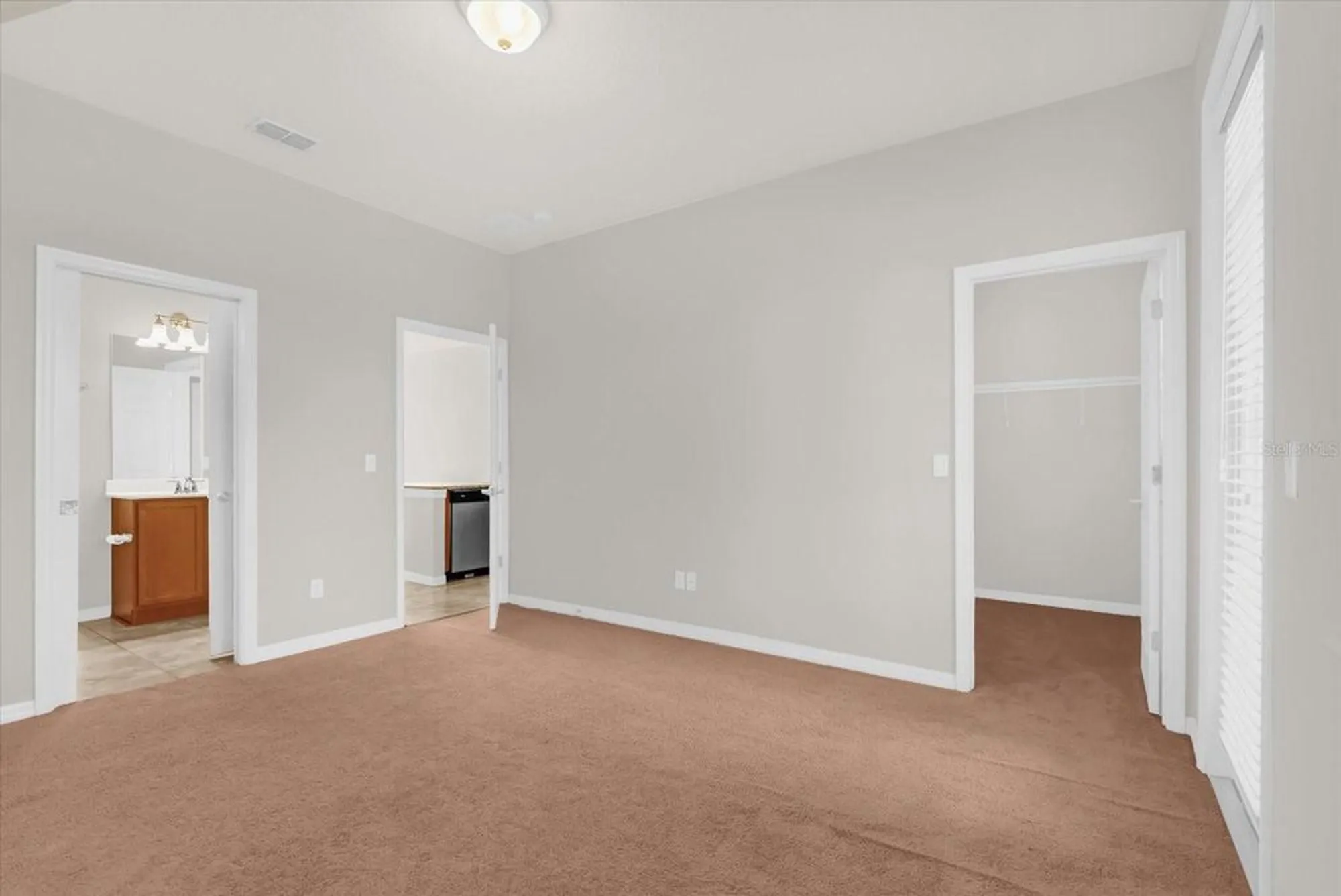 Property Slideshow image 10 of 50 | 11932 lorenza ln, Orlando, FL, 32827