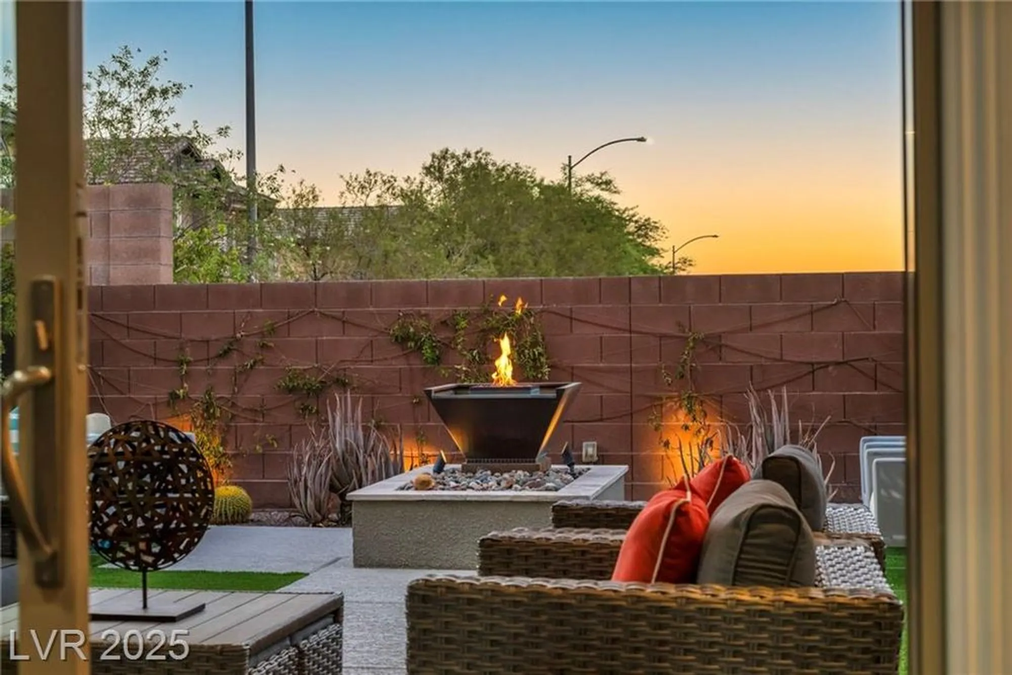 Property Slideshow image 6 of 87 | 9988 regency square ave, Las Vegas, NV, 89148