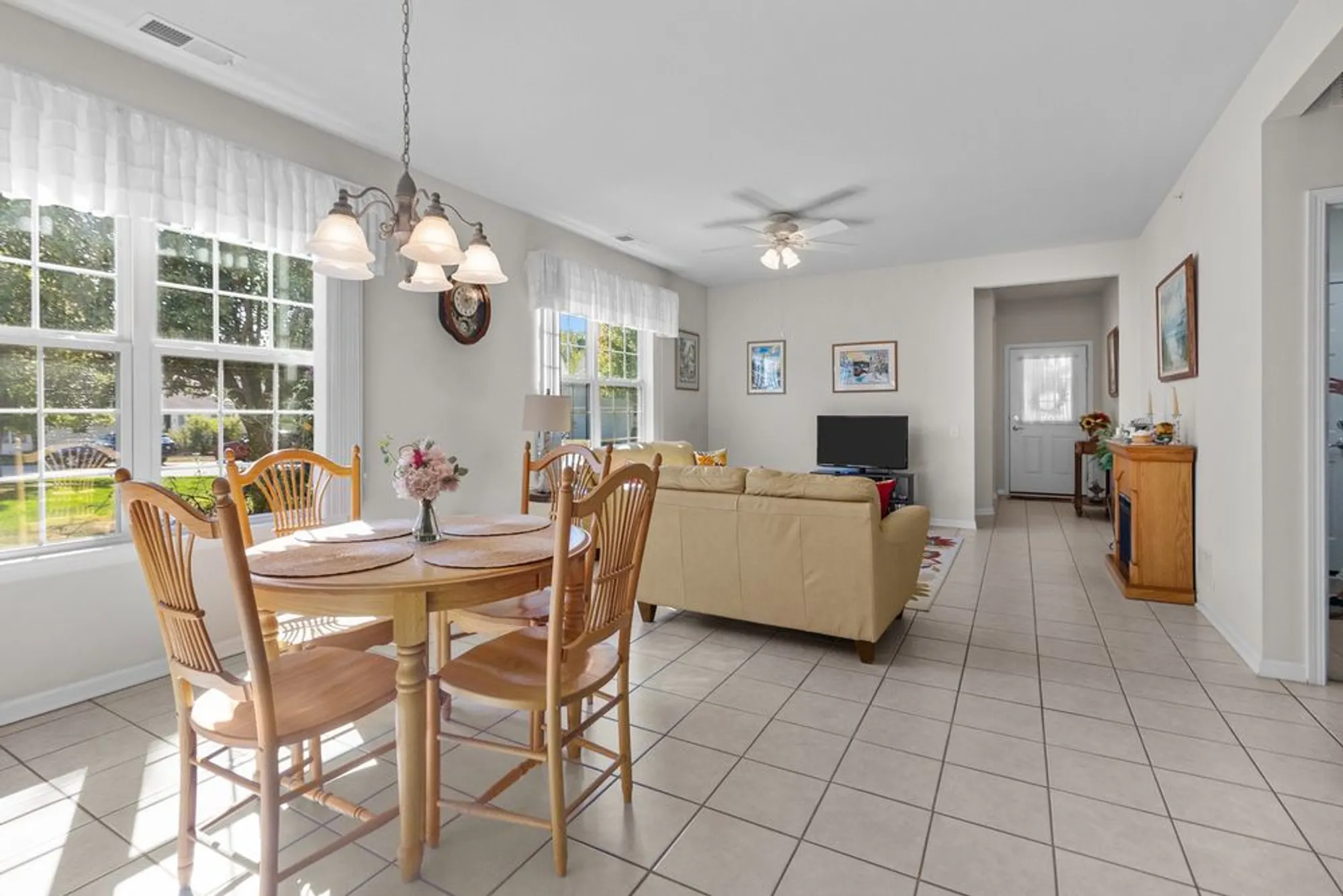 Property Slideshow image 9 of 29 | 12774 holbrook dr, Huntley, IL, 60142