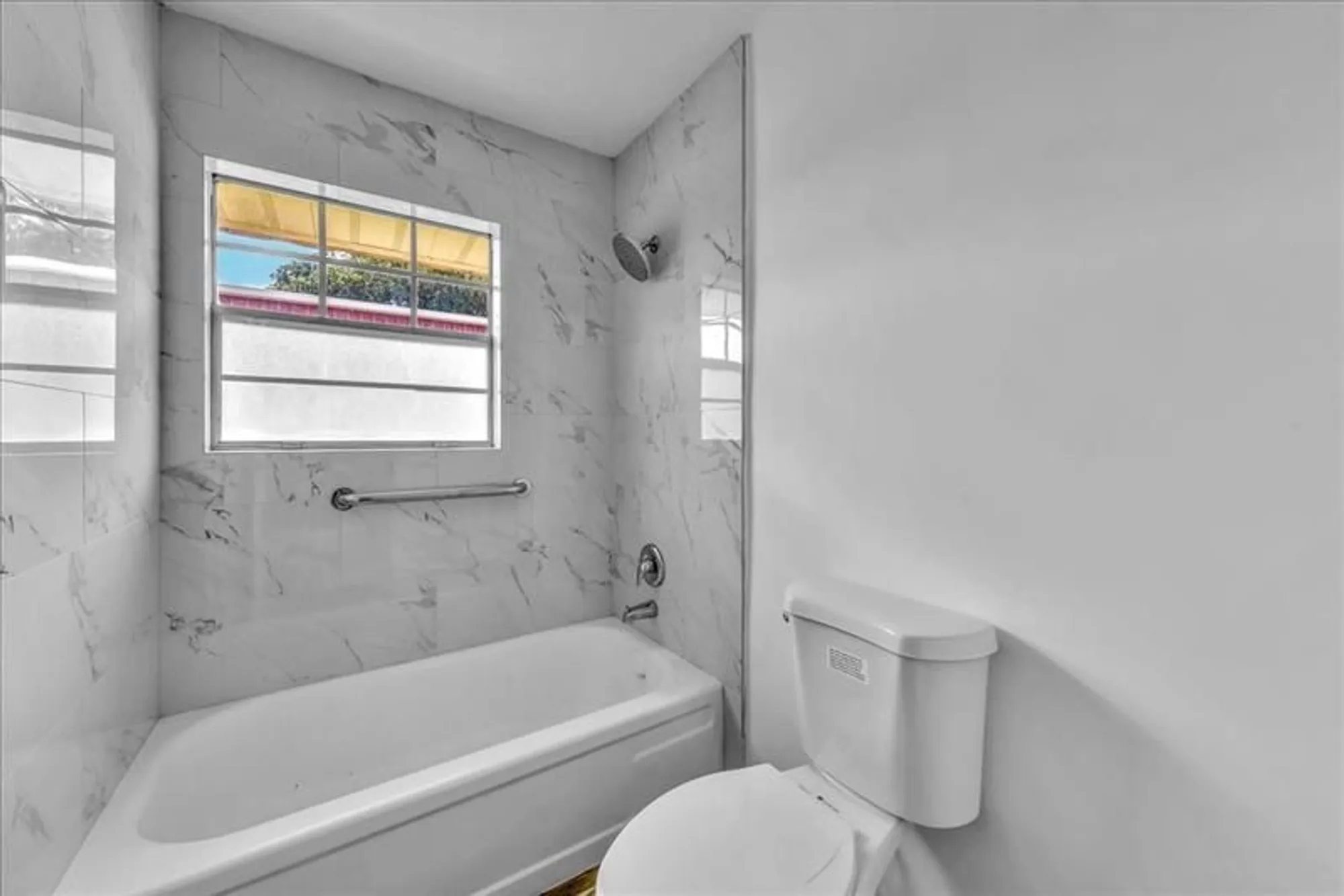 Property Slideshow image 25 of 38 | 123 amherst ln # 123, Lake Worth, FL, 33467