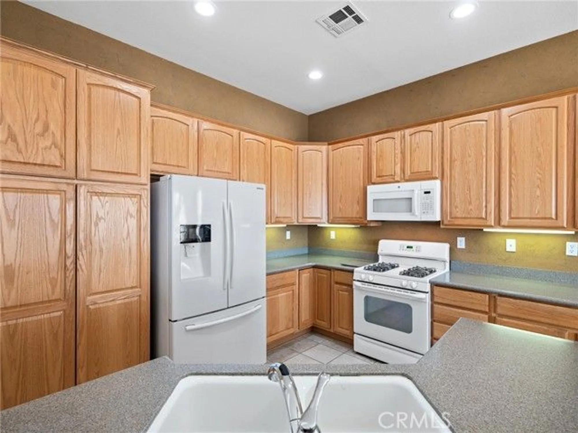 Property Slideshow image 18 of 52 | 10446 bridge haven rd, Apple Valley, CA, 92308
