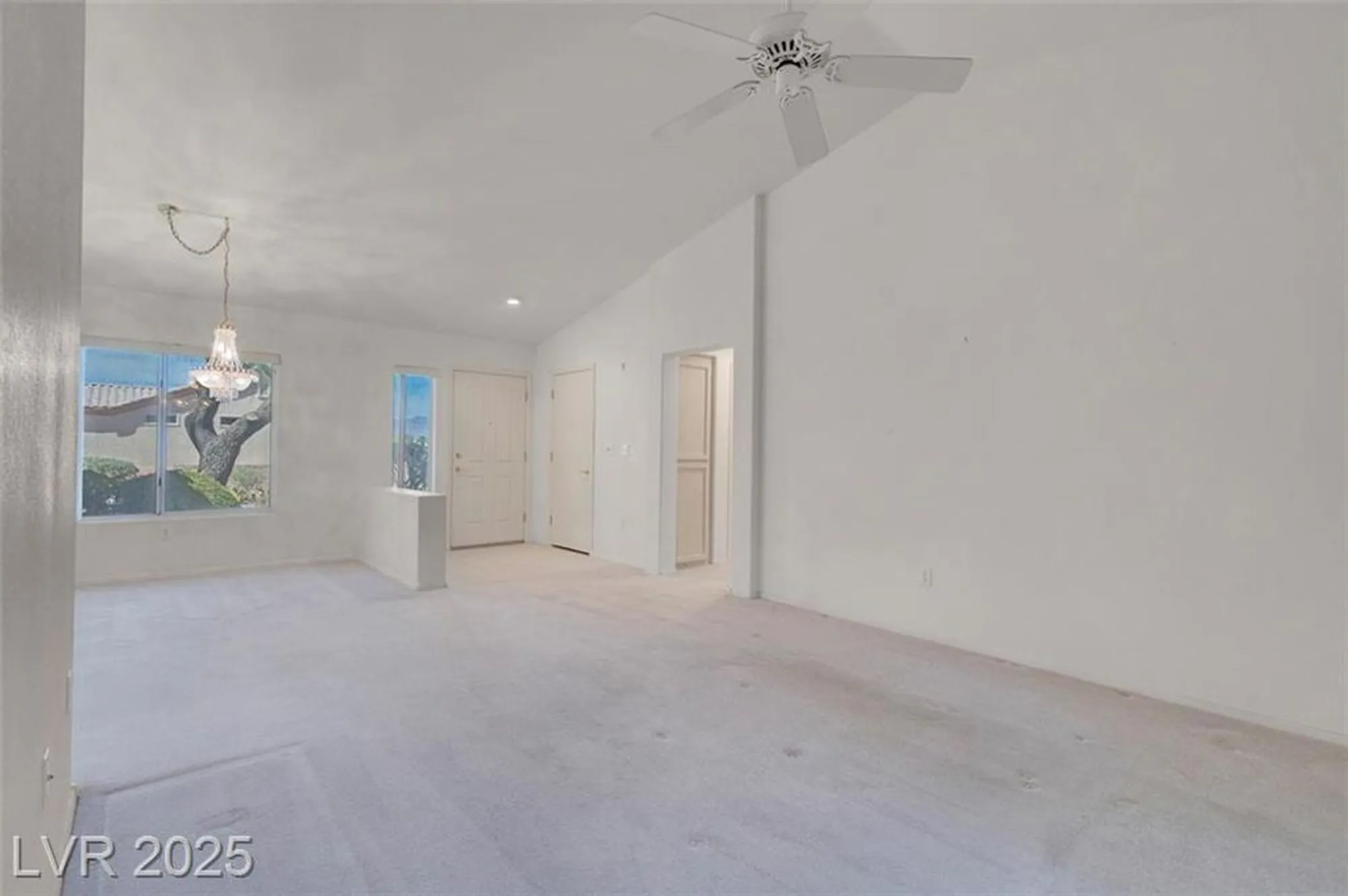 Property Slideshow image 11 of 38 | 10013 cresent creek dr, Las Vegas, NV, 89134