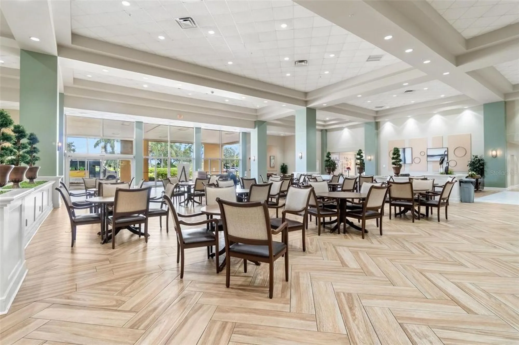 Property Slideshow image 28 of 33 | 201 bedford trl apt 123, Sun City Center, FL, 33573