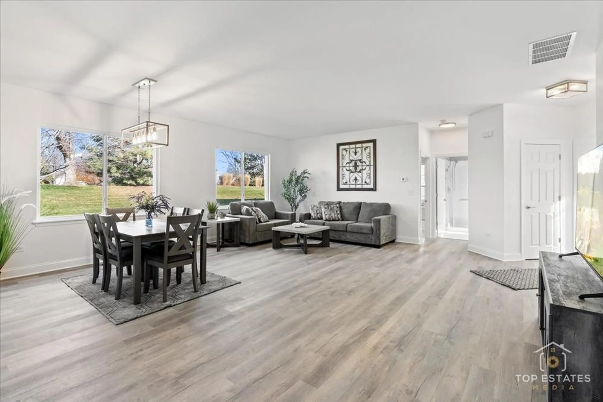 Property Slideshow image 5 of 28 | 13705 s redbud dr, Plainfield, IL, 60544