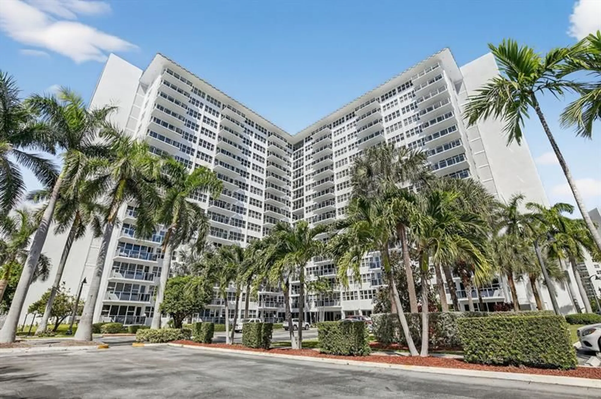 Property Slideshow image 27 of 28 | 3333 ne 34th st 209, Fort Lauderdale, FL, 33308