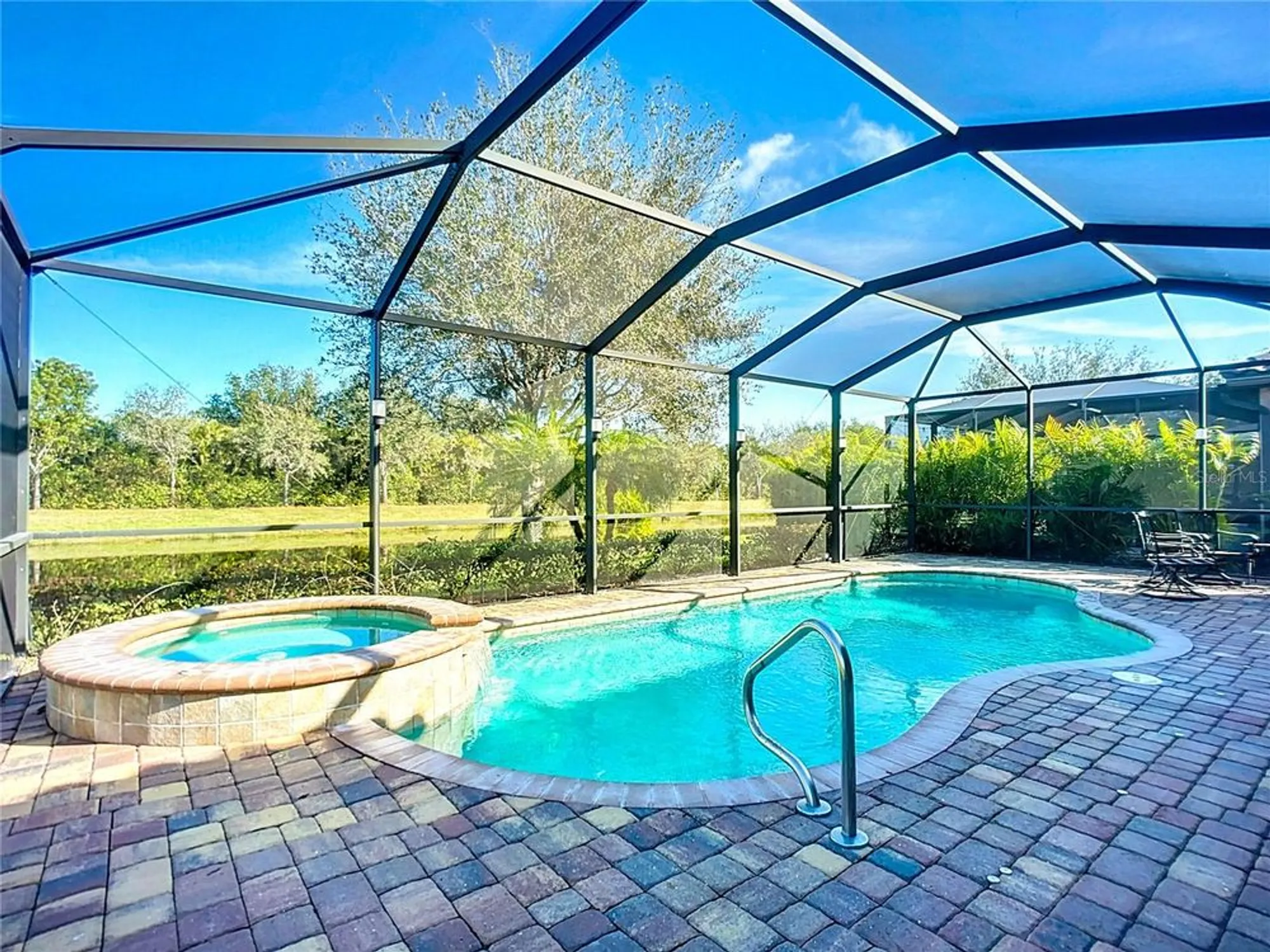Property Slideshow image 42 of 61 | 2902 aviamar cir, Naples, FL, 34114