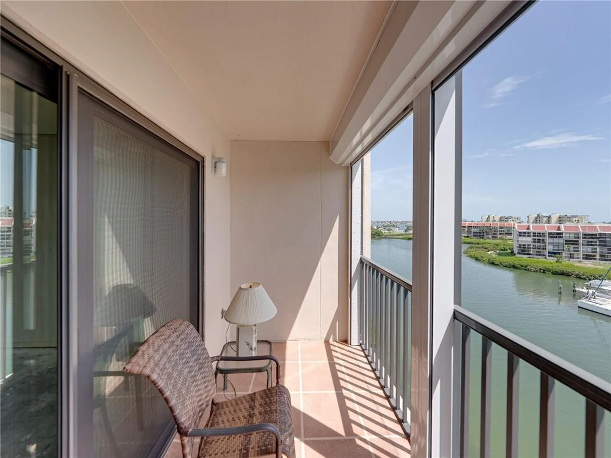 Property Slideshow image 14 of 40 | 7600 sun island dr 603, South Pasadena, FL, 33707