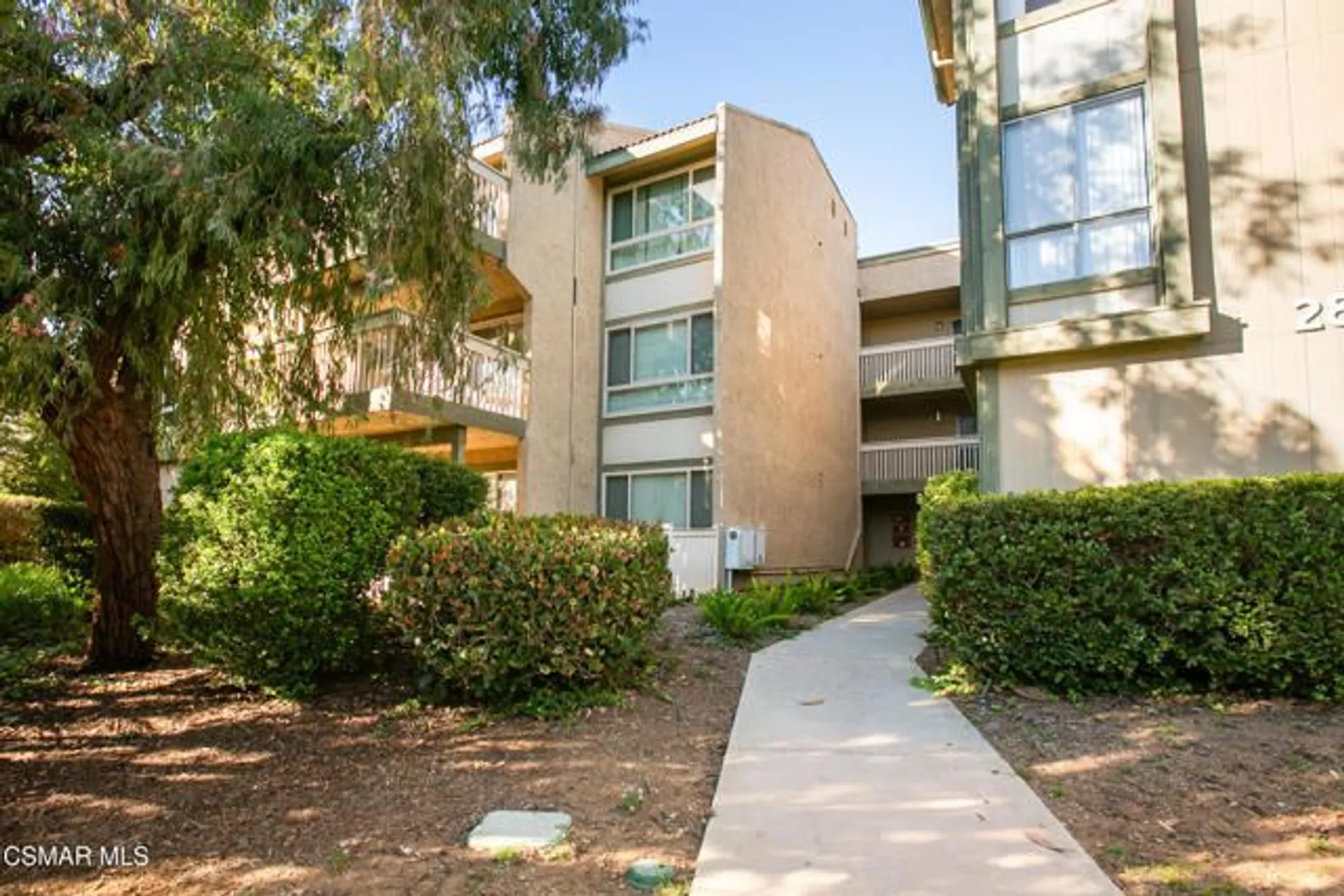 Property Slideshow image 14 of 16 | 286 oakleaf dr apt 22, Thousand Oaks, CA, 91360