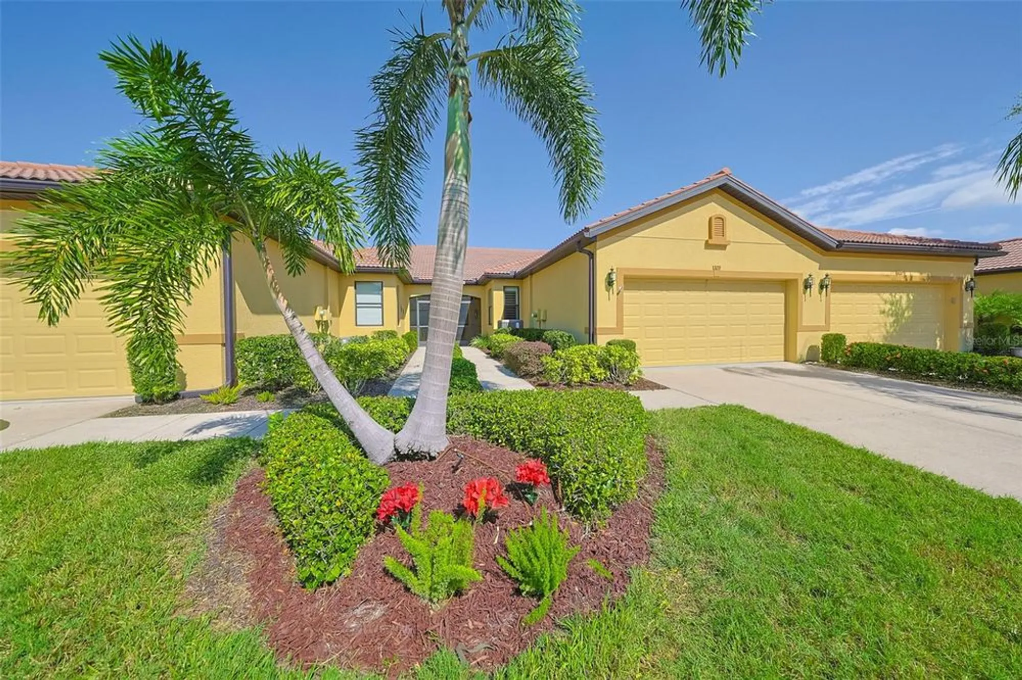 Property Slideshow image 1 of 70 | 329 bluewater falls ct, Apollo Beach, FL, 33572