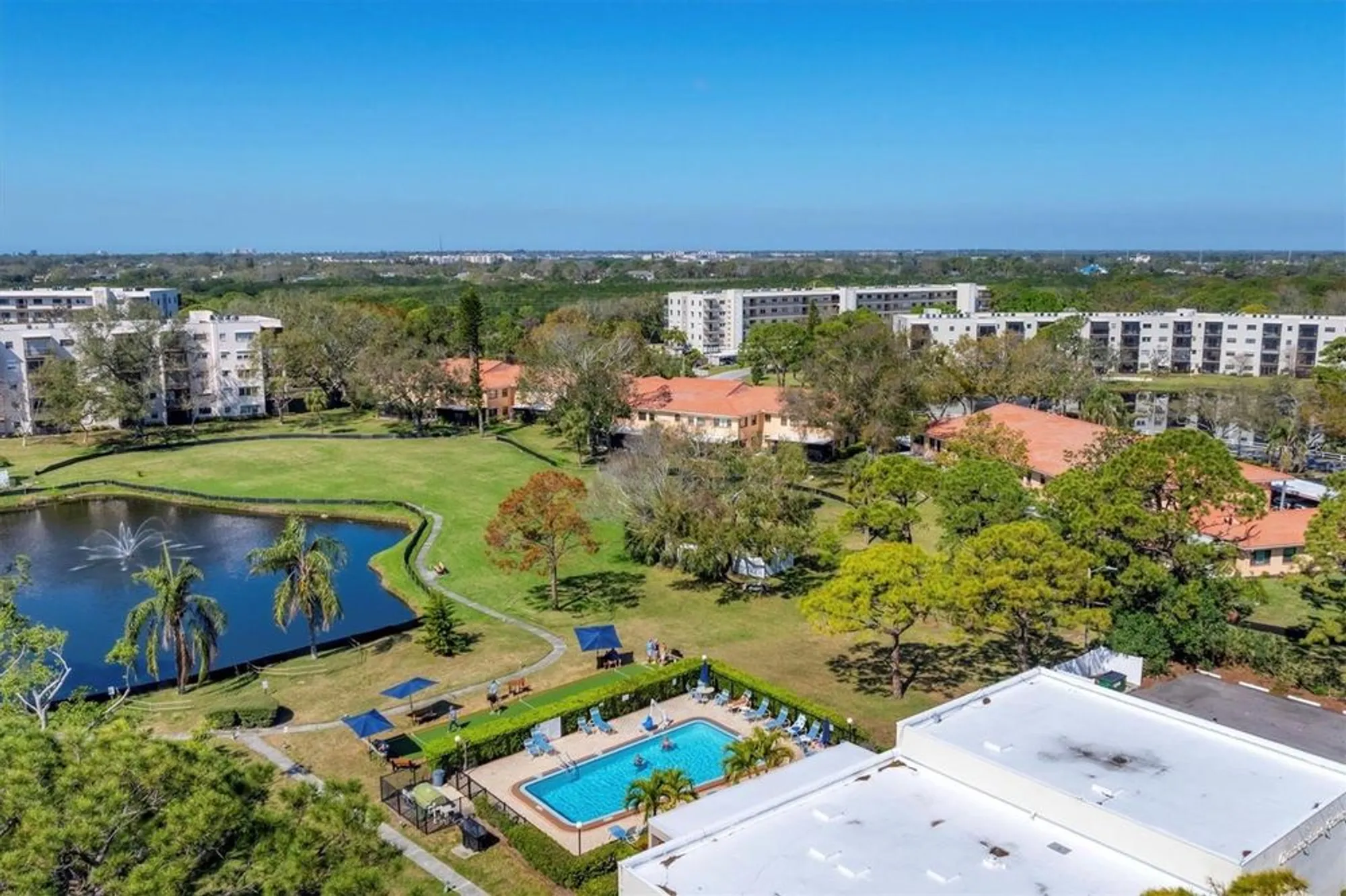 Property Slideshow image 32 of 40 | 8140 terrace garden dr n unit 103, Saint Petersburg, FL, 33709