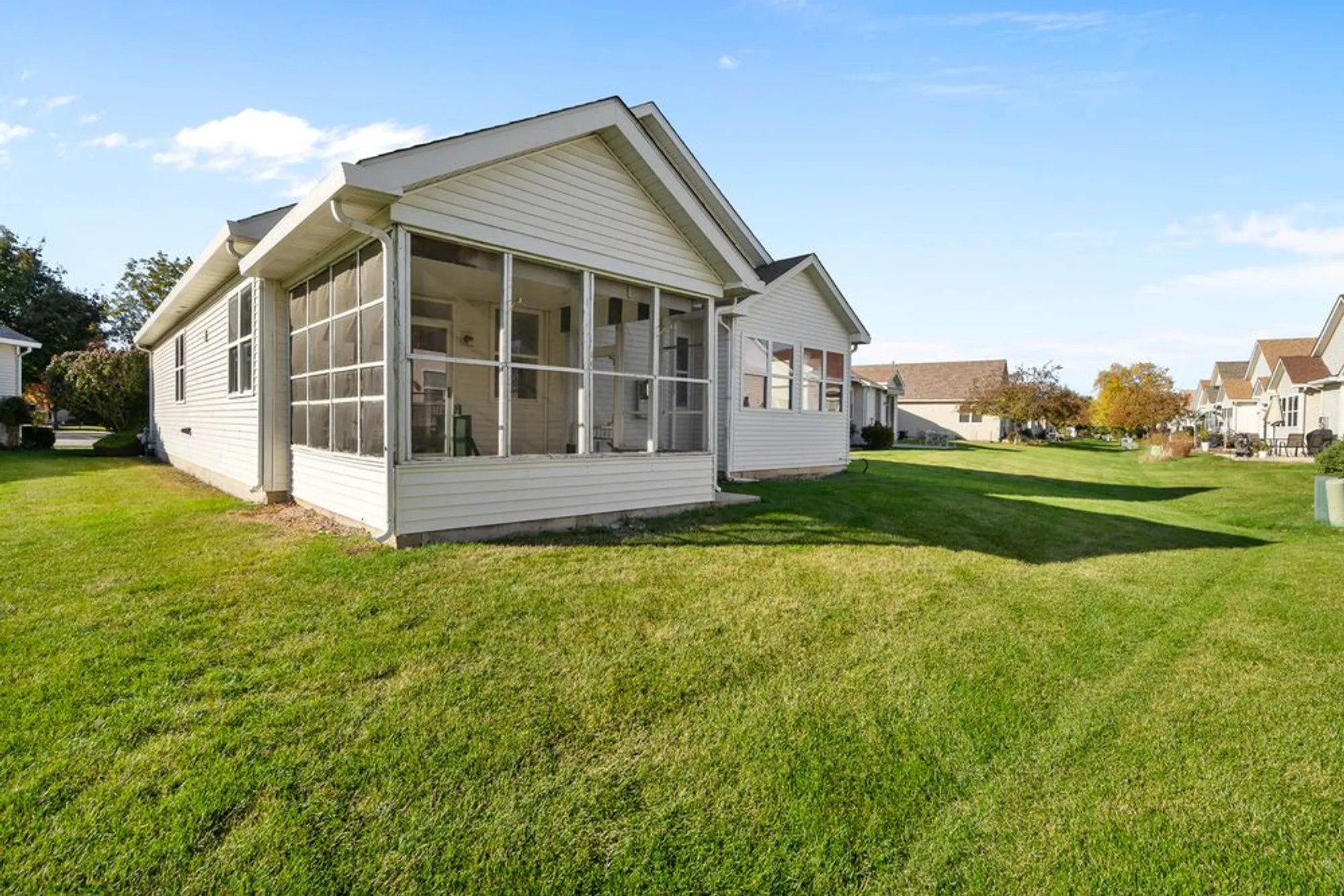 Property Slideshow image 29 of 34 | 721 s wellston ln, Romeoville, IL, 60446