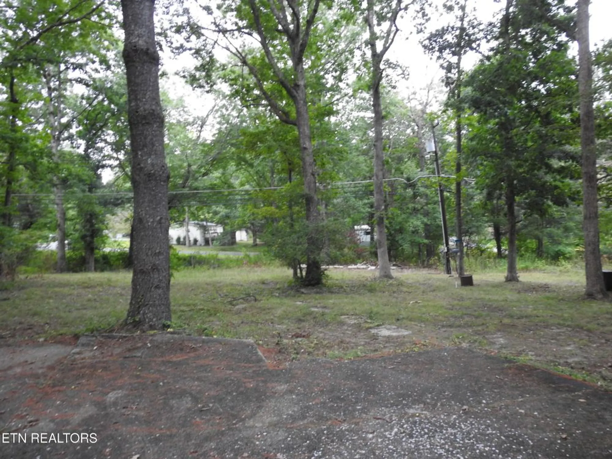 Property Slideshow image 18 of 42 | 244 rugby rd, Crossville, TN, 38558