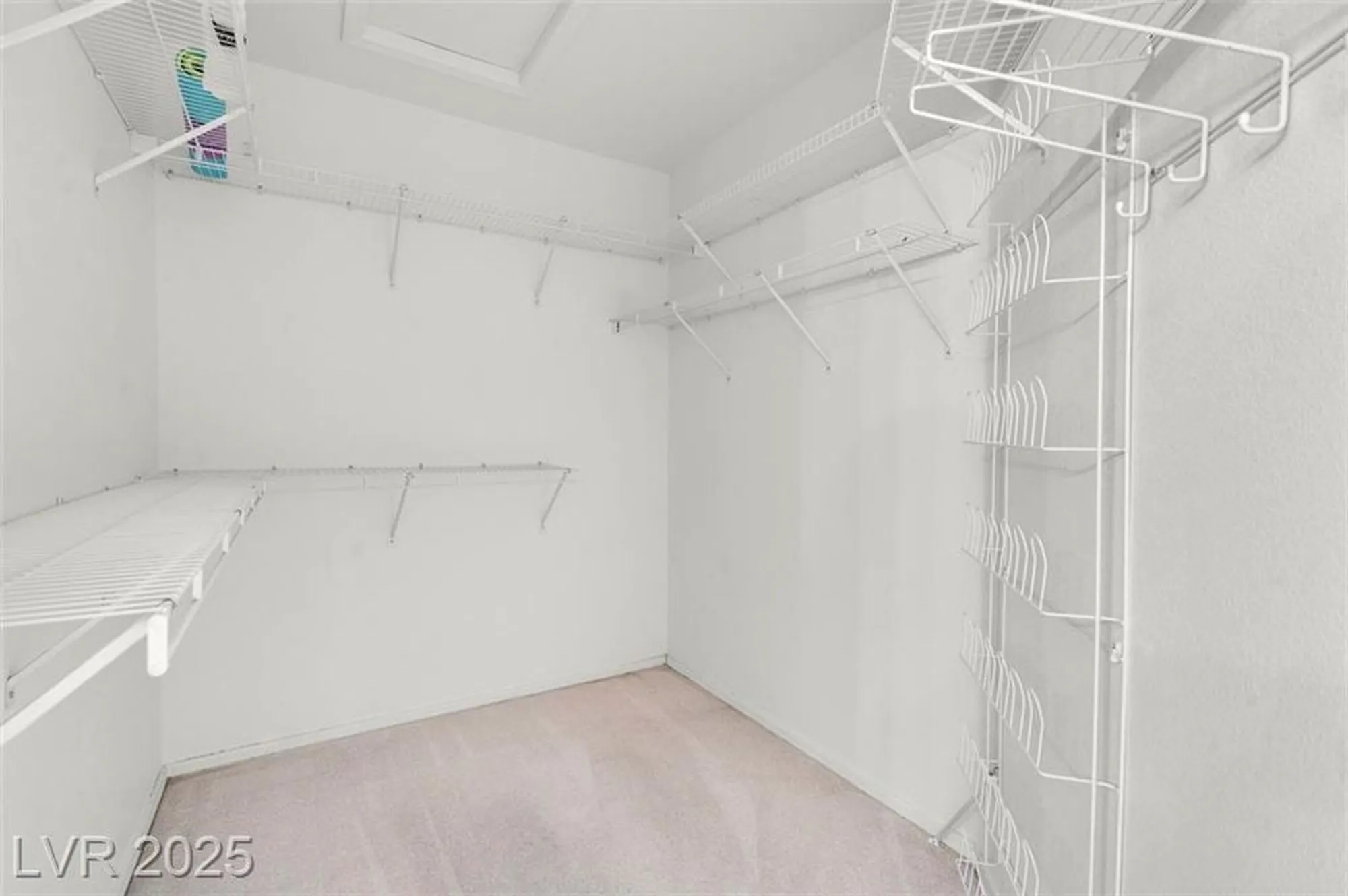 Property Slideshow image 29 of 38 | 10013 cresent creek dr, Las Vegas, NV, 89134