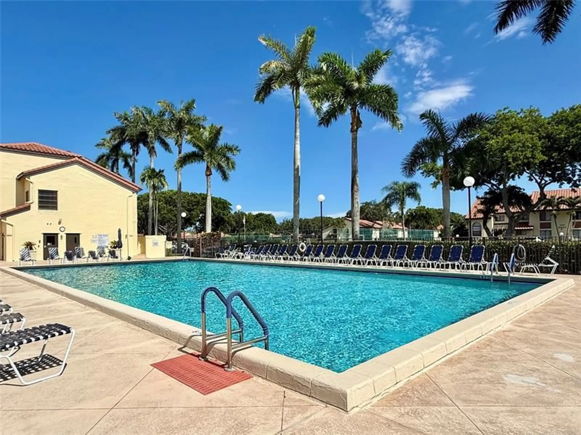 Property Slideshow image 44 of 51 | 5869 sunswept ln b, Boynton Beach, FL, 33437