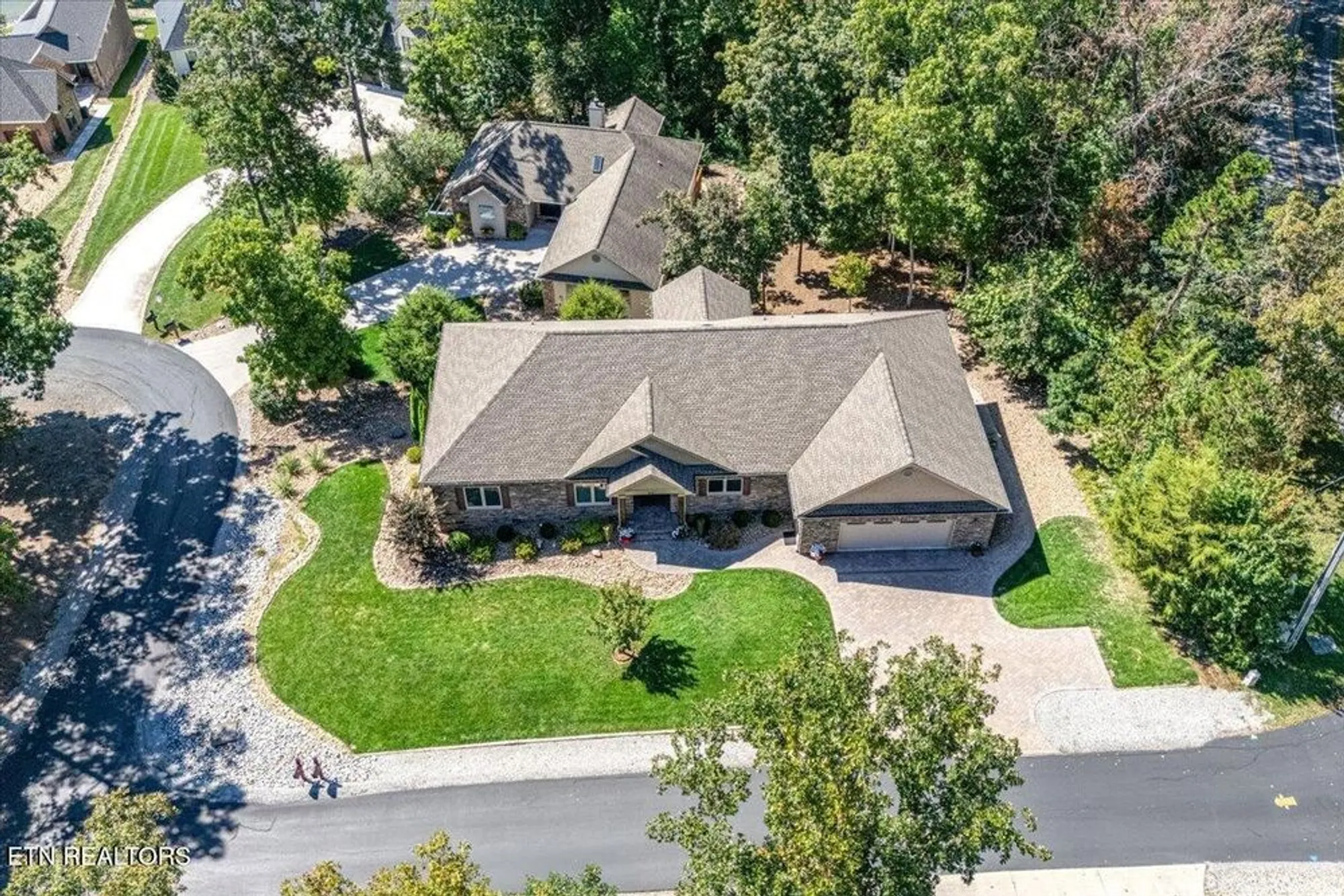 Property Slideshow image 11 of 54 | 400 tanasi way, Loudon, TN, 37774