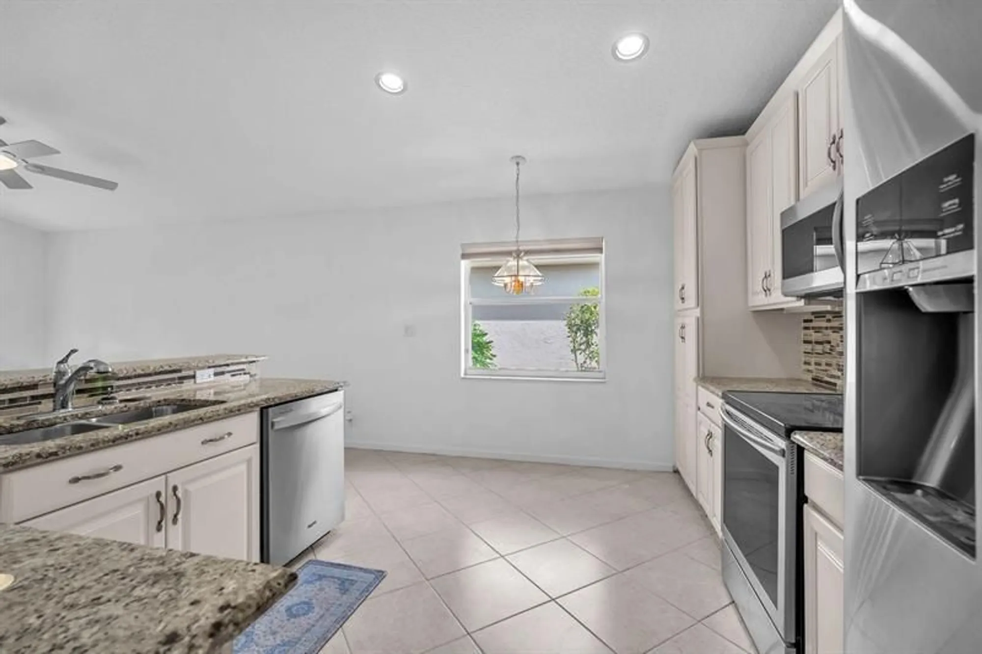 Property Slideshow image 6 of 57 | 5701 swaying palm ln, Boynton Beach, FL, 33437