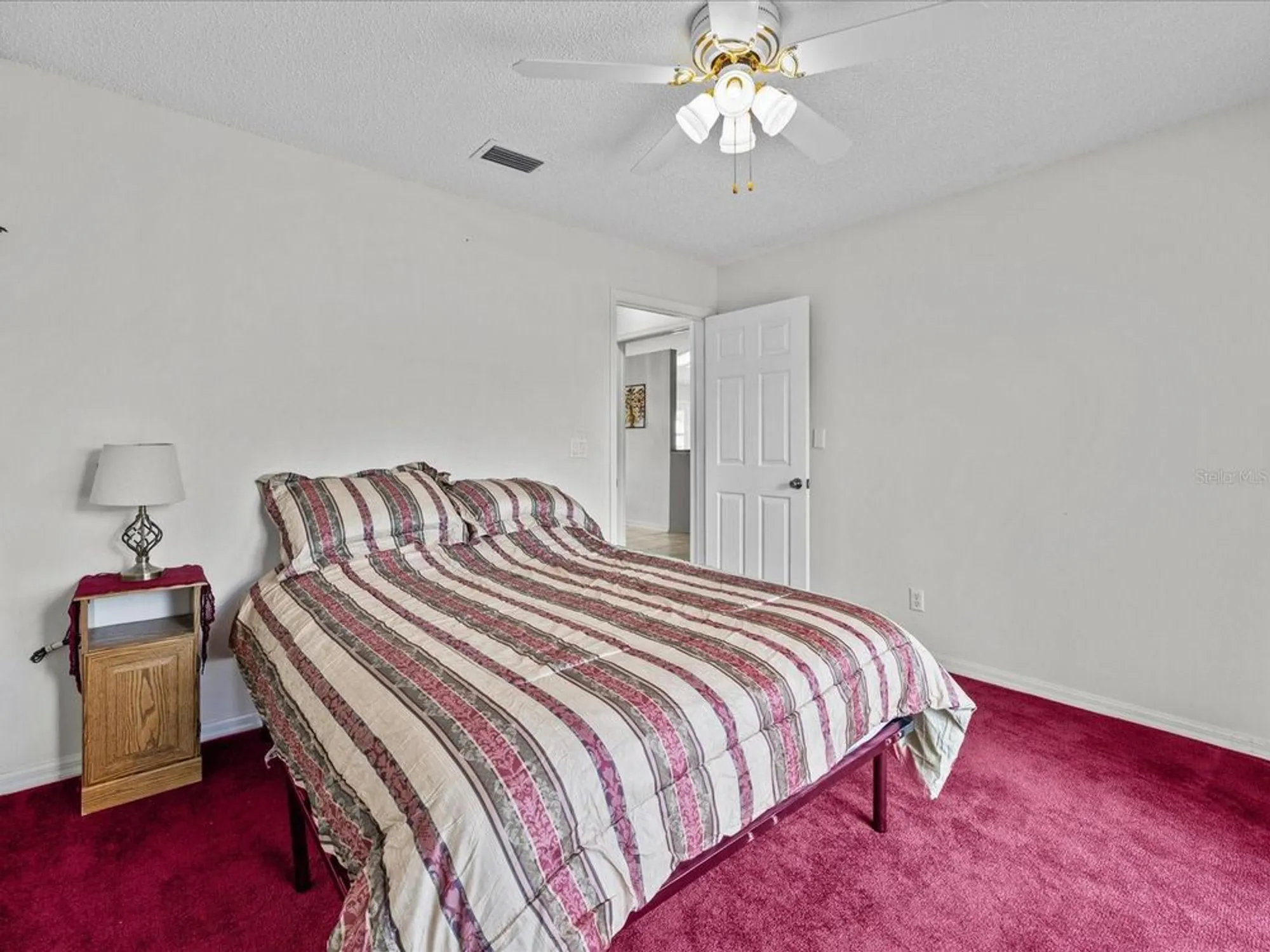 Property Slideshow image 23 of 46 | 21523 queen anne ct, Leesburg, FL, 34748