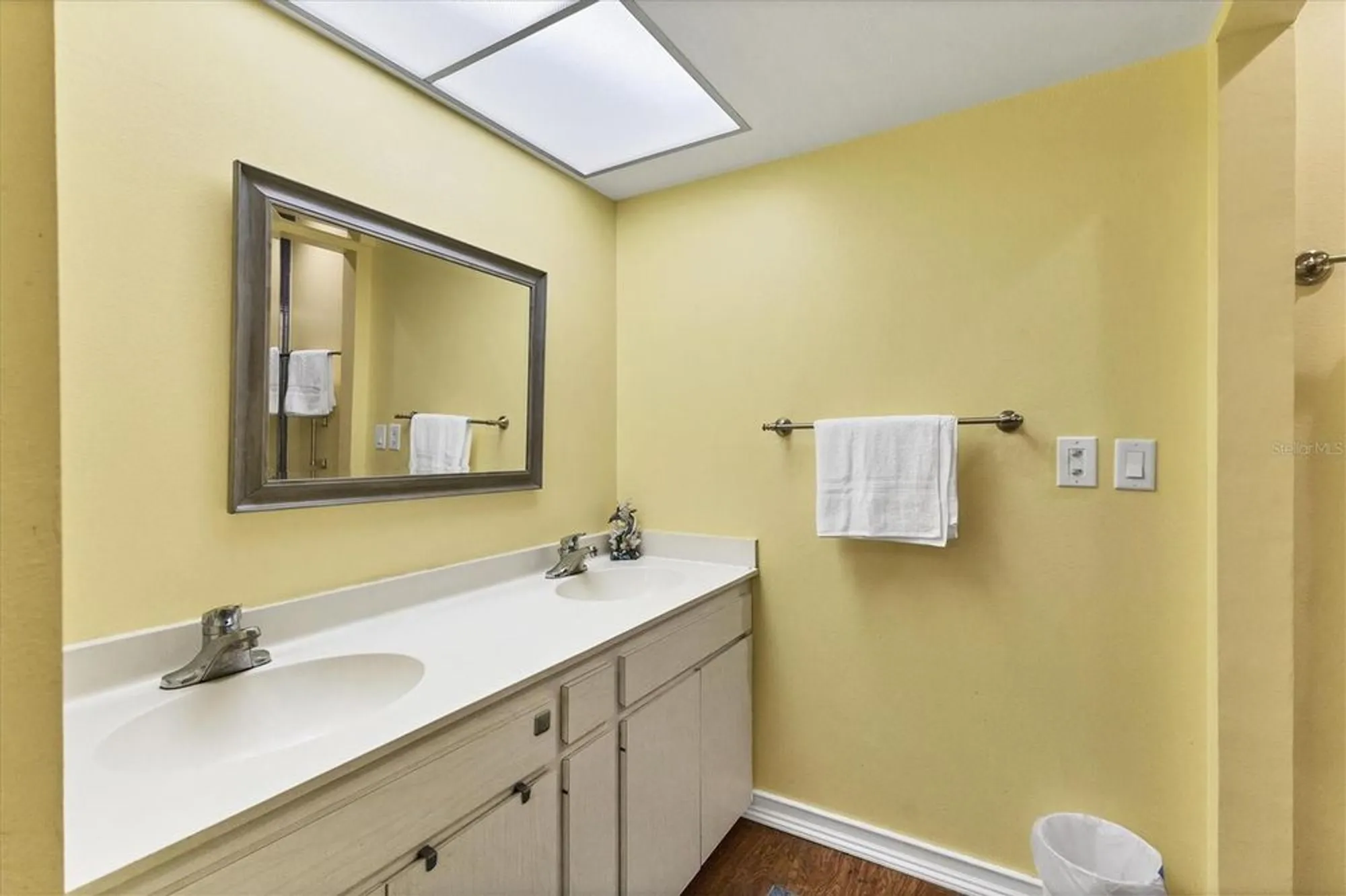 Property Slideshow image 20 of 34 | 1111 w faith cir apt 2004, Bradenton, FL, 34212