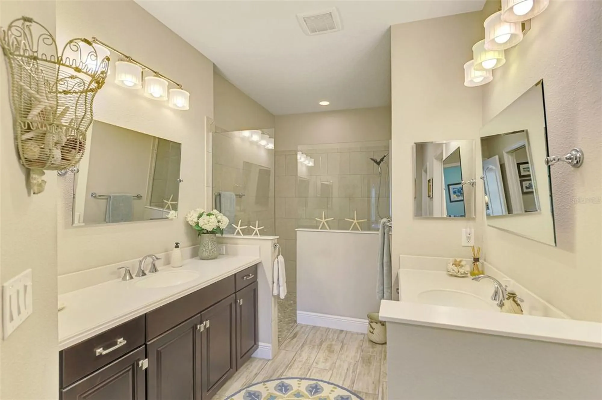 Property Slideshow image 28 of 93 | 11739 okaloosa dr, Venice, FL, 34293