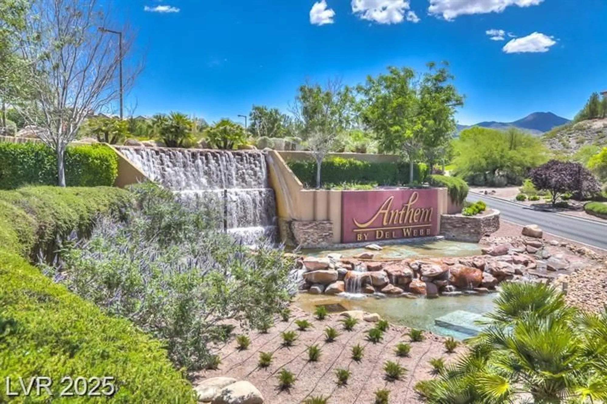 Property Slideshow image 32 of 37 | 1668 sebring hills dr, Henderson, NV, 89052