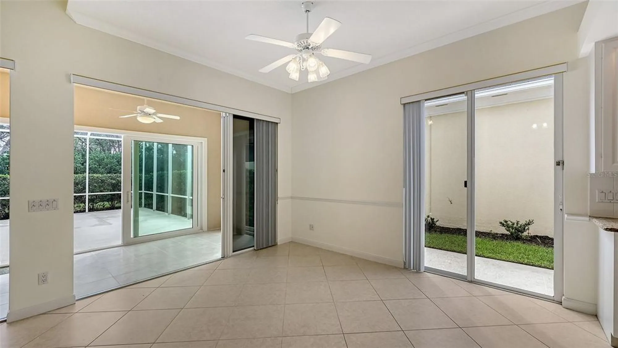 Property Slideshow image 24 of 100 | 5679 ferrara dr, Sarasota, FL, 34238
