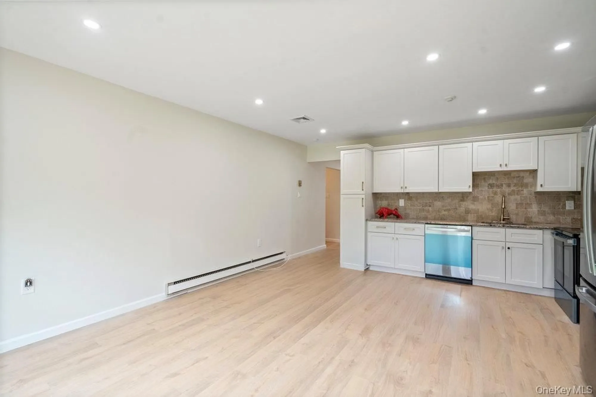 Property Slideshow image 8 of 29 | 53 freedom ln, Coram, NY, 11727