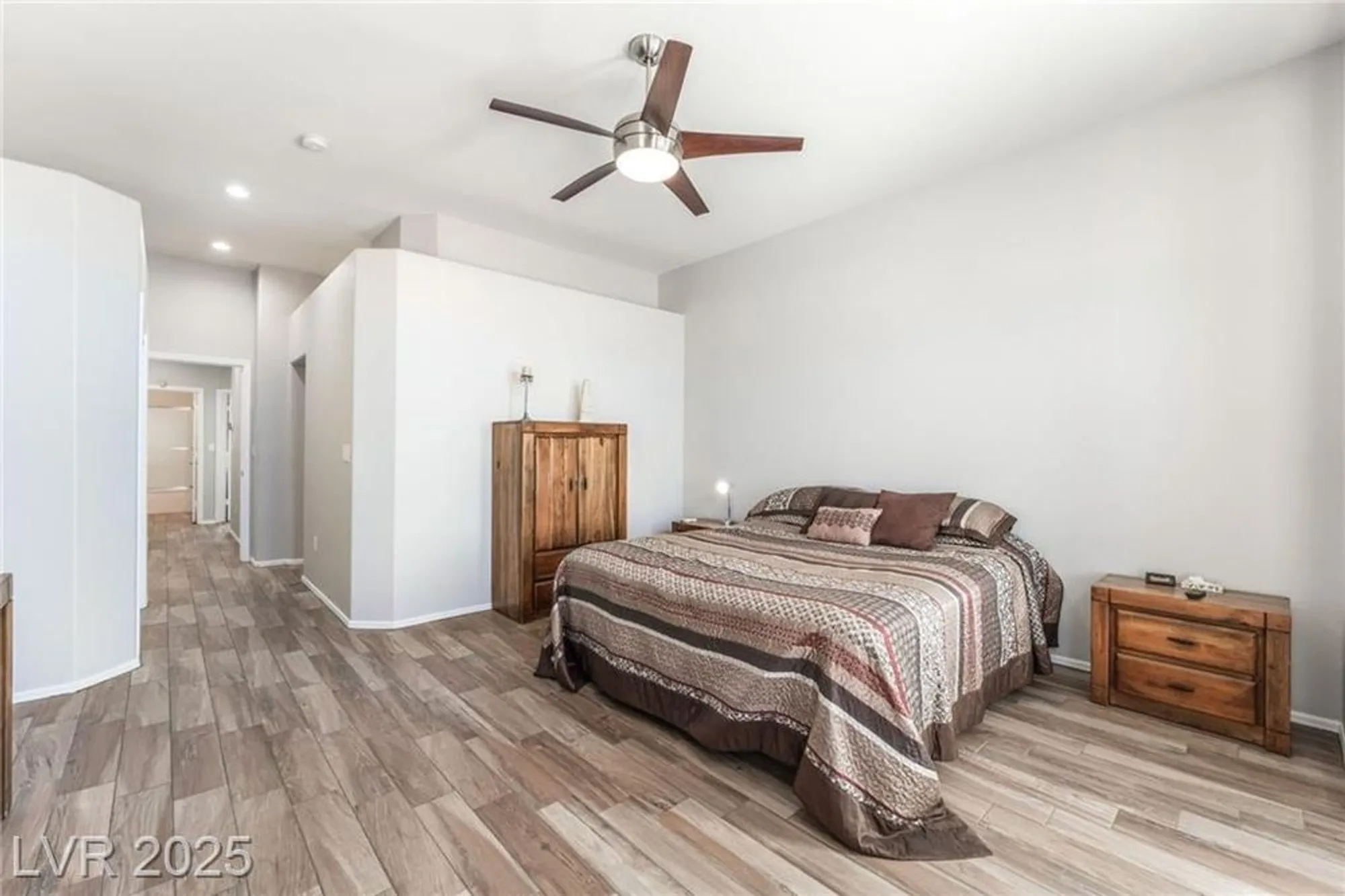 Property Slideshow image 23 of 42 | 10413 willamette pl, Las Vegas, NV, 89134
