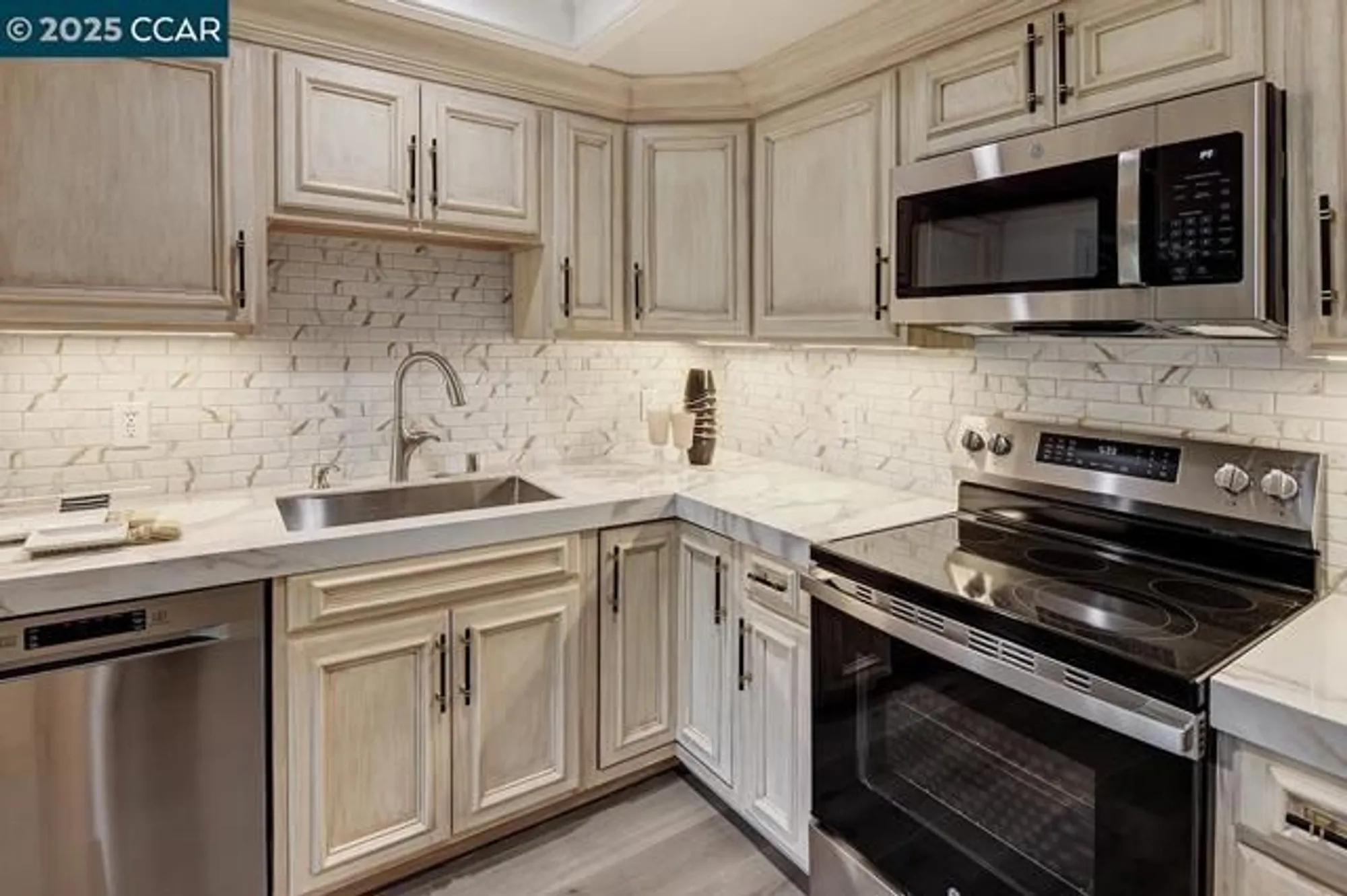 Property Slideshow image 5 of 51 | 2601 pine knoll dr 8, Walnut Creek, CA, 94595