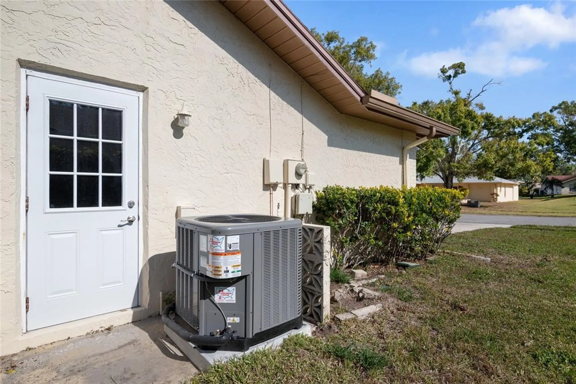 Property Slideshow image 5 of 34 | 1730 dugall ct, Palm Harbor, FL, 34684