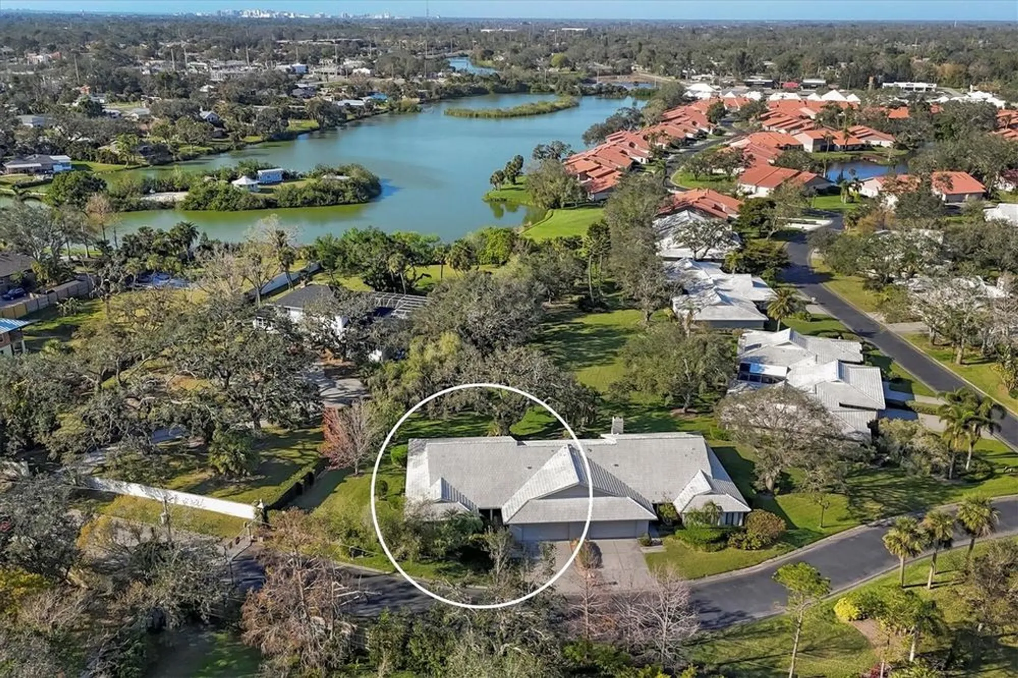 Property Slideshow image 1 of 59 | 3825 wilshire cir 1, Sarasota, FL, 34238