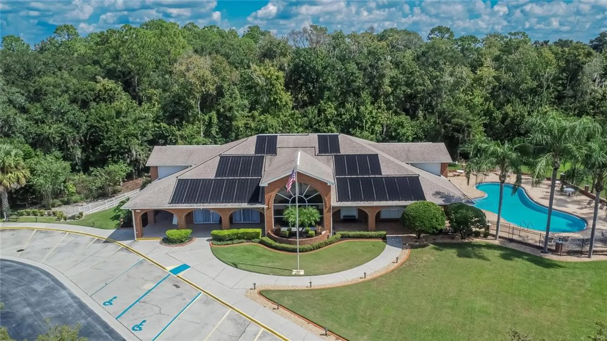 Property Slideshow image 54 of 71 | 6320 silver lakes dr, Lakeland, FL, 33810