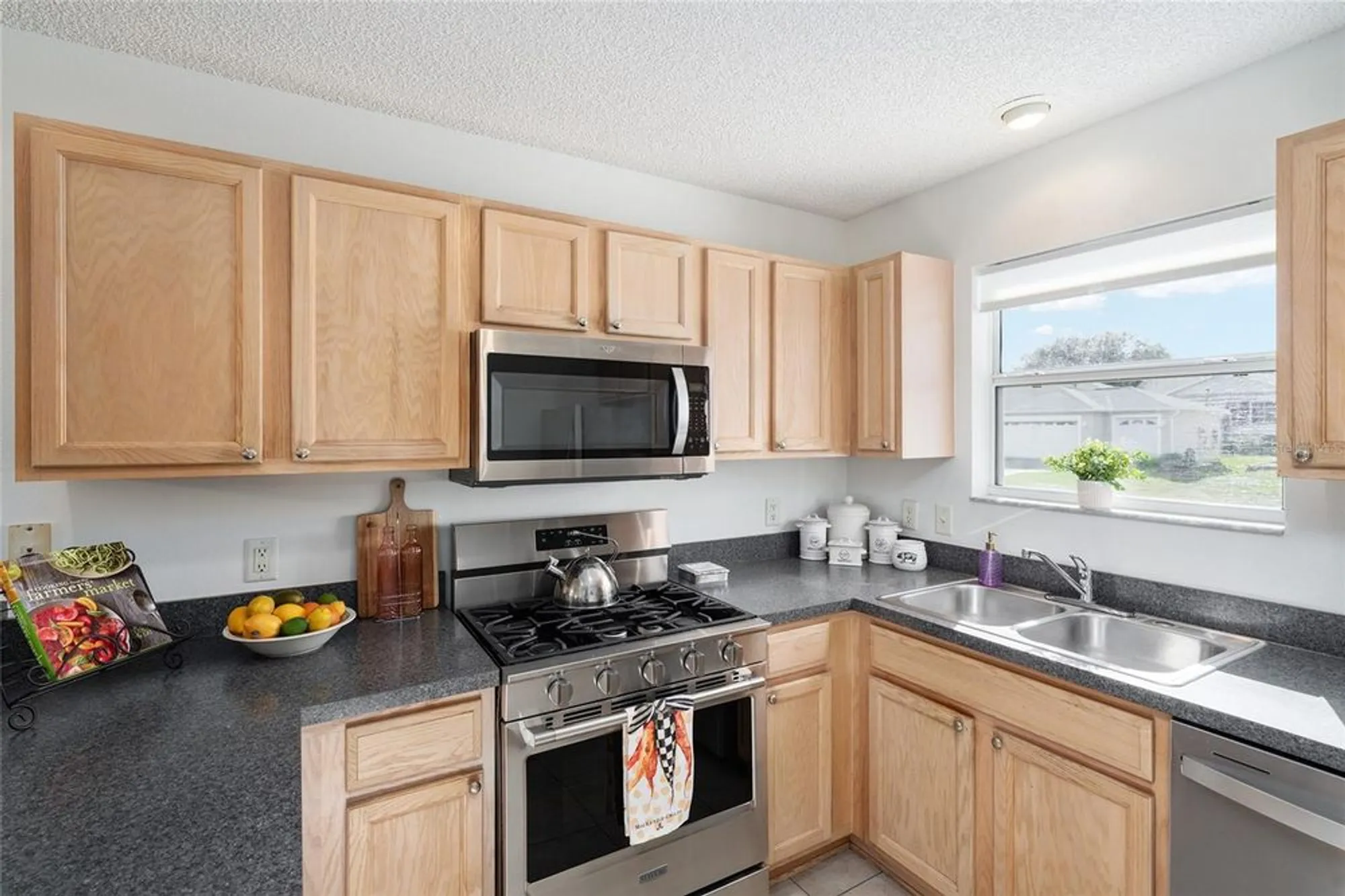 Property Slideshow image 9 of 57 | 8065 se 175th columbia pl, The Villages, FL, 32162