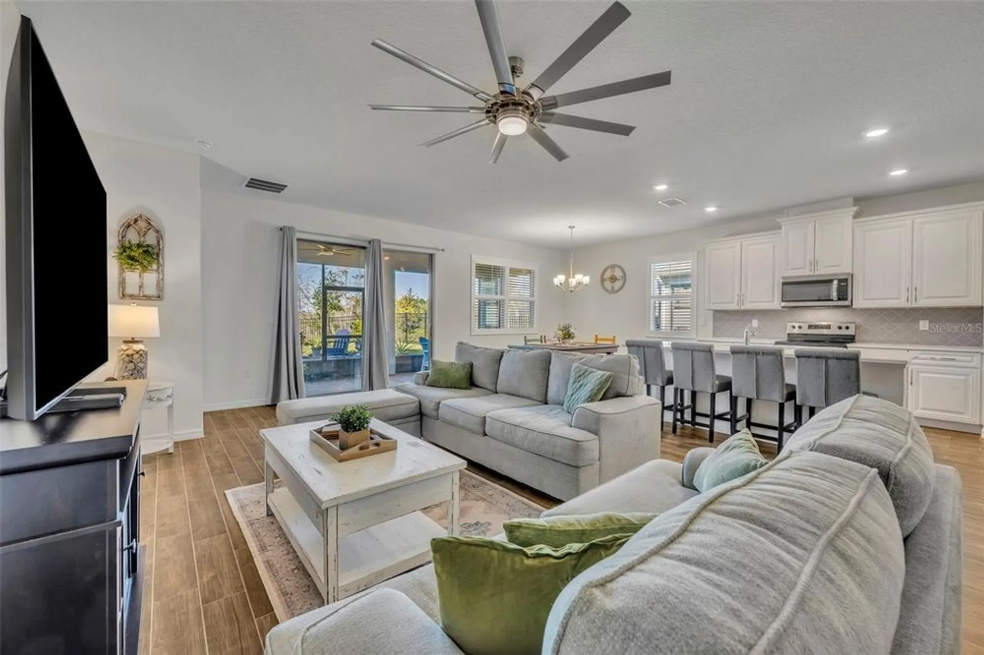 Property Slideshow image 7 of 54 | 17590 blazing star cir, Clermont, FL, 34714