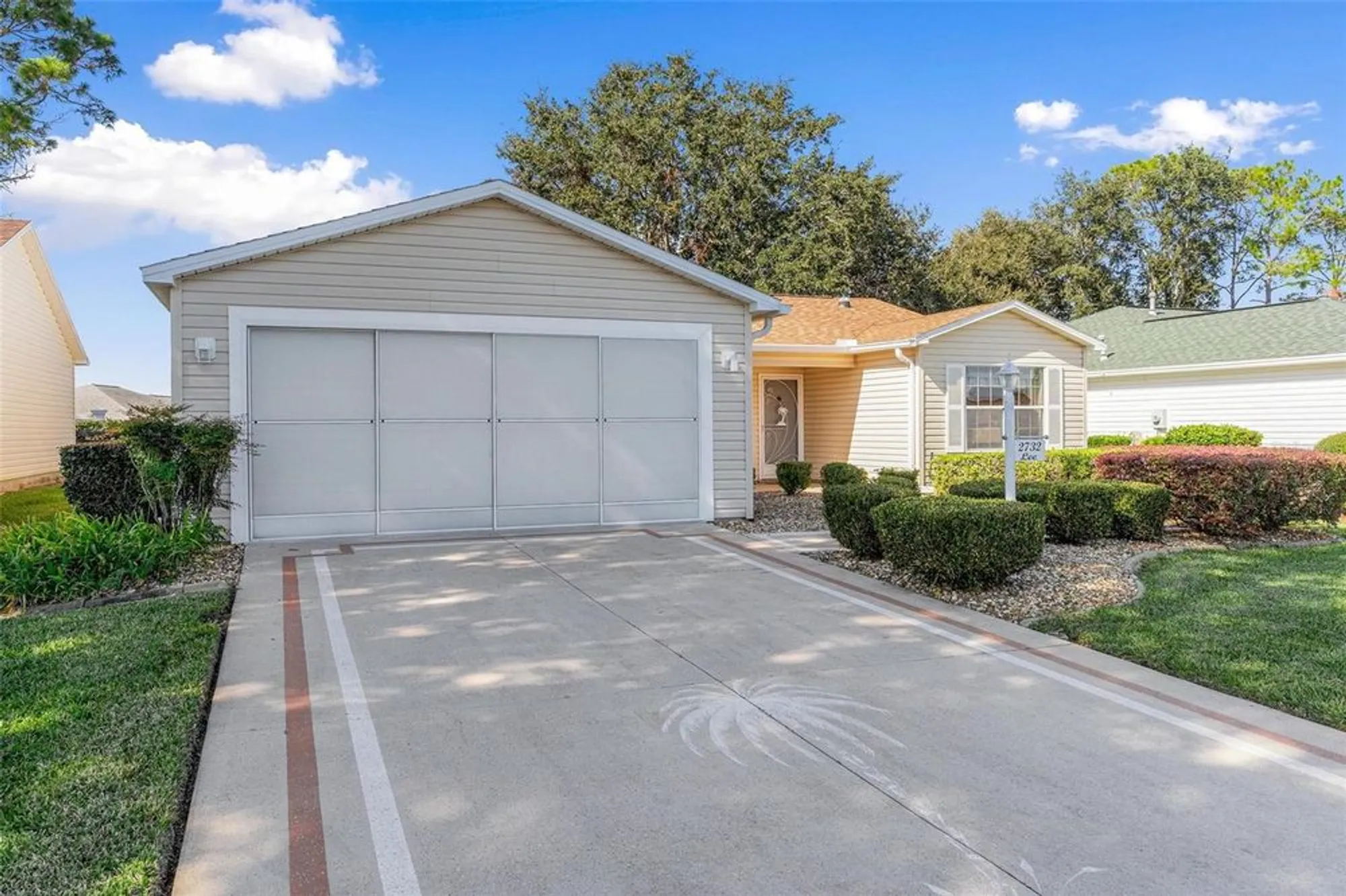 Property Slideshow image 3 of 45 | 2732 privada dr, The Villages, FL, 32162