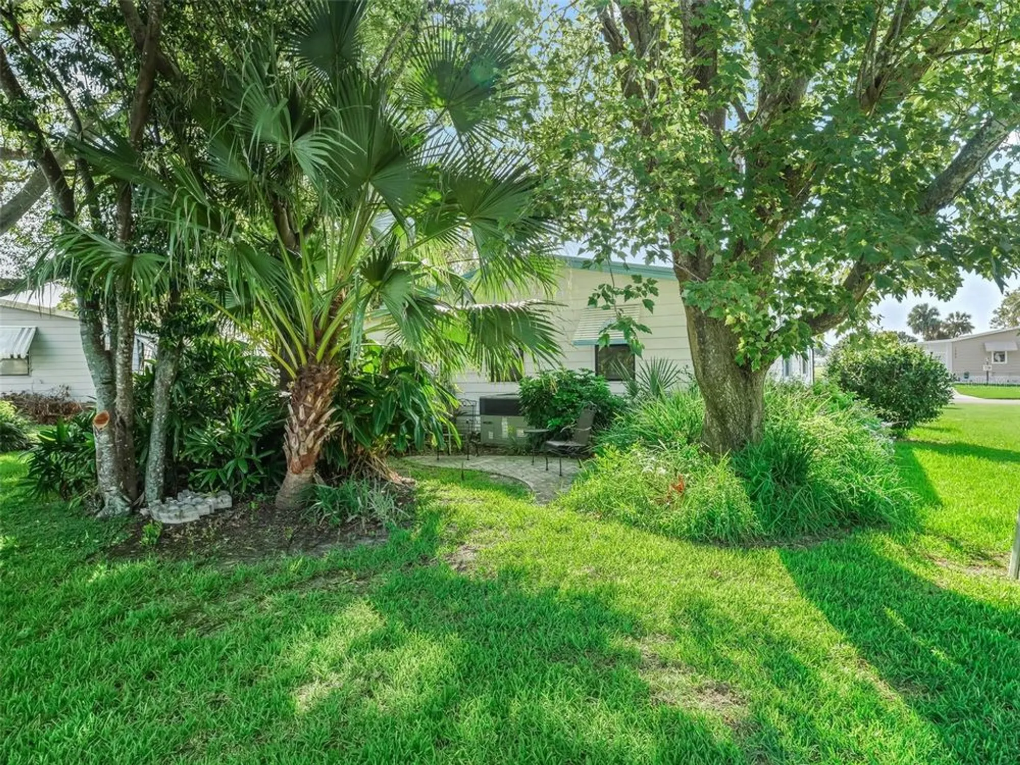 Property Slideshow image 29 of 37 | 1708 lauren ln, Lady Lake, FL, 32159