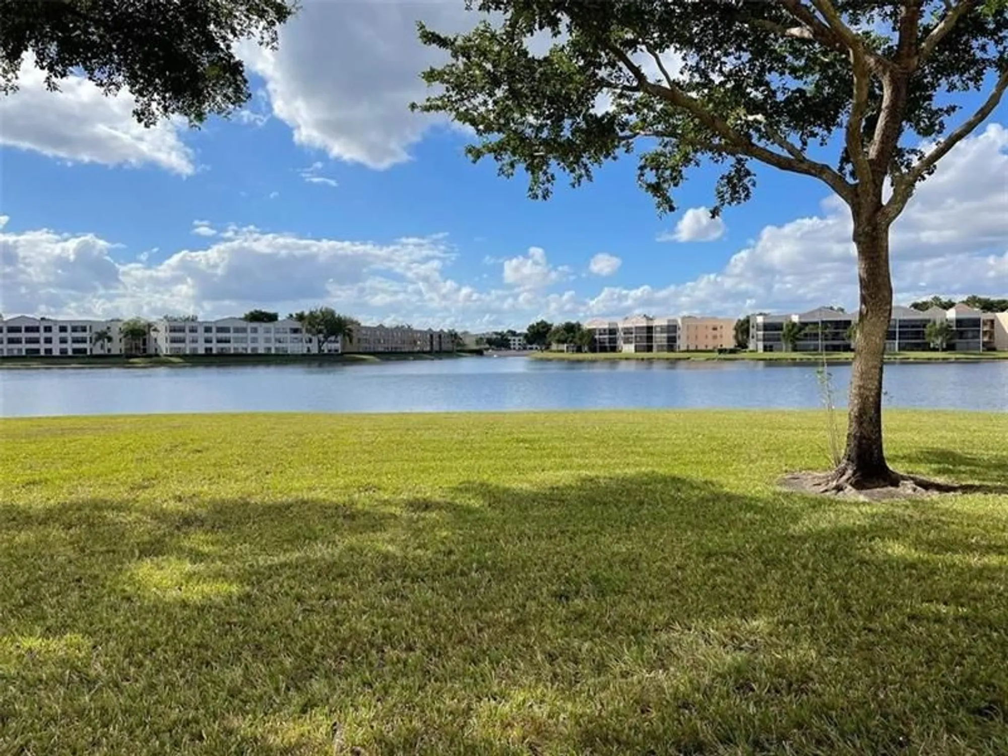 Property Slideshow image 16 of 18 | 7611 southampton ter apt 405a, Tamarac, FL, 33321