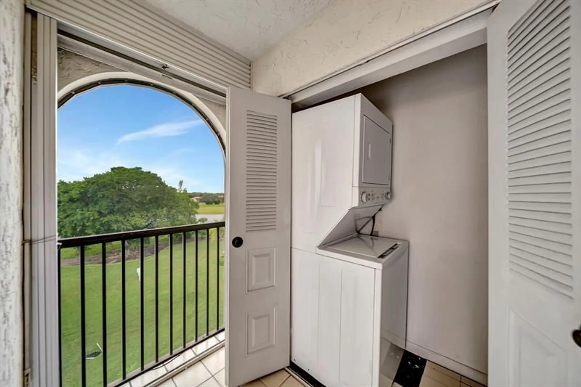 Property Slideshow image 35 of 61 | 3521 environ blvd b501, Lauderhill, FL, 33319