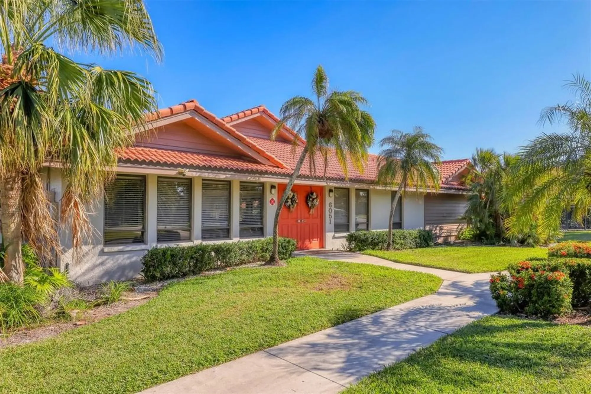 Property Slideshow image 41 of 59 | 3825 wilshire cir 1, Sarasota, FL, 34238