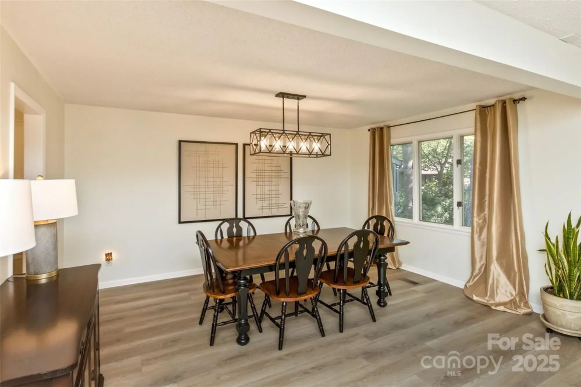 Property Slideshow image 6 of 42 | 503 crowfields ln, Asheville, NC, 28803