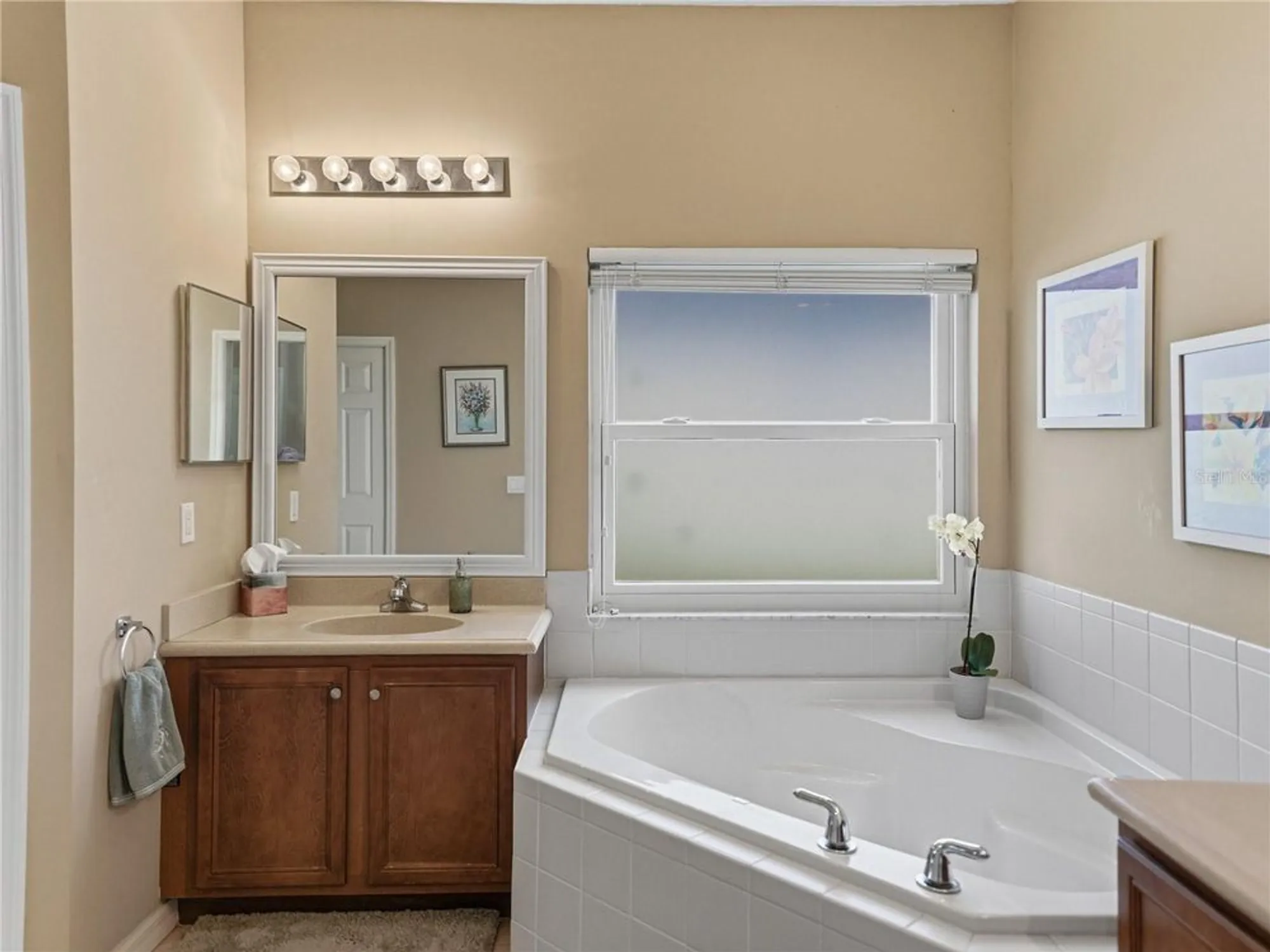 Property Slideshow image 26 of 92 | 4568 turnberry ln, Lake Wales, FL, 33859
