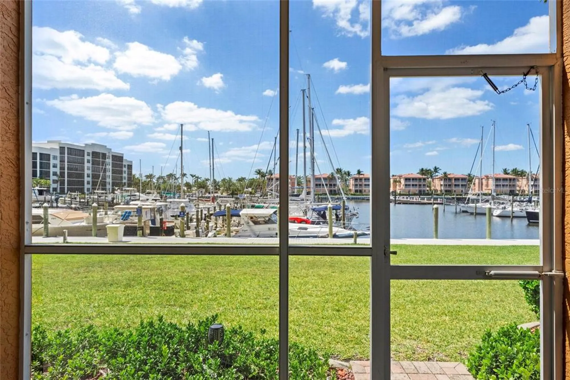 Property Slideshow image 32 of 54 | 2060 matecumbe key rd unit 2106, Punta Gorda, FL, 33955